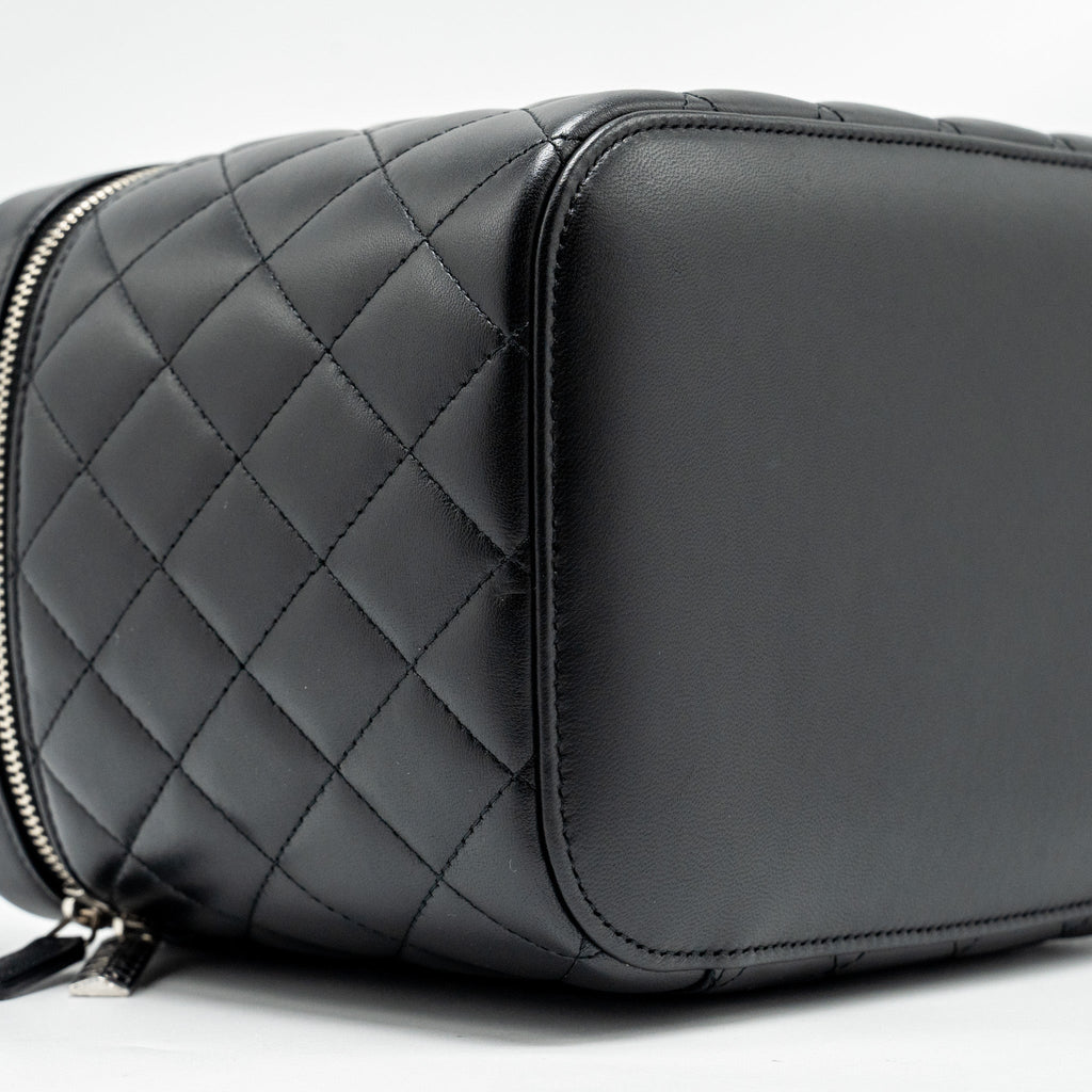 CHANEL Quilted Vanity Case Lambskin Black