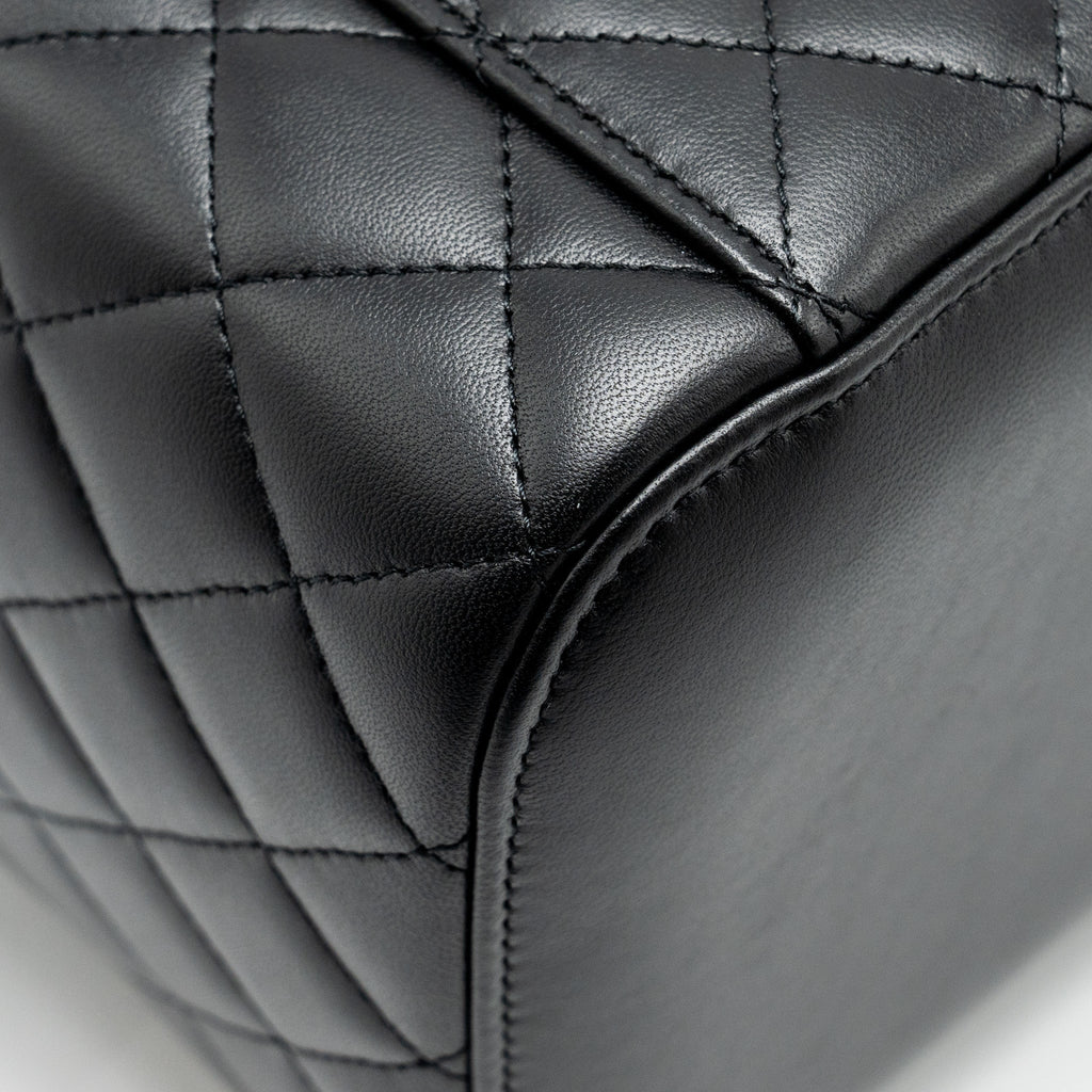 CHANEL Quilted Vanity Case Lambskin Black