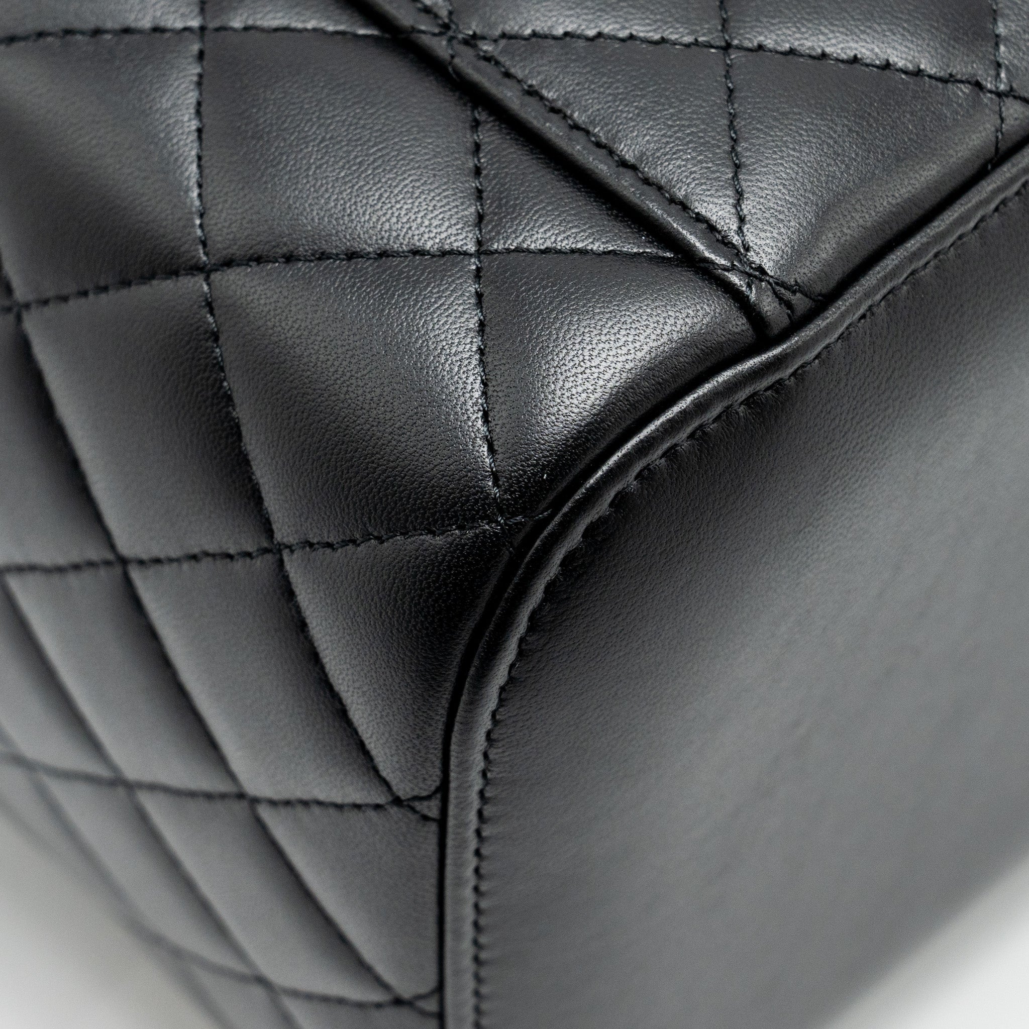 CHANEL Quilted Vanity Case Lambskin Black