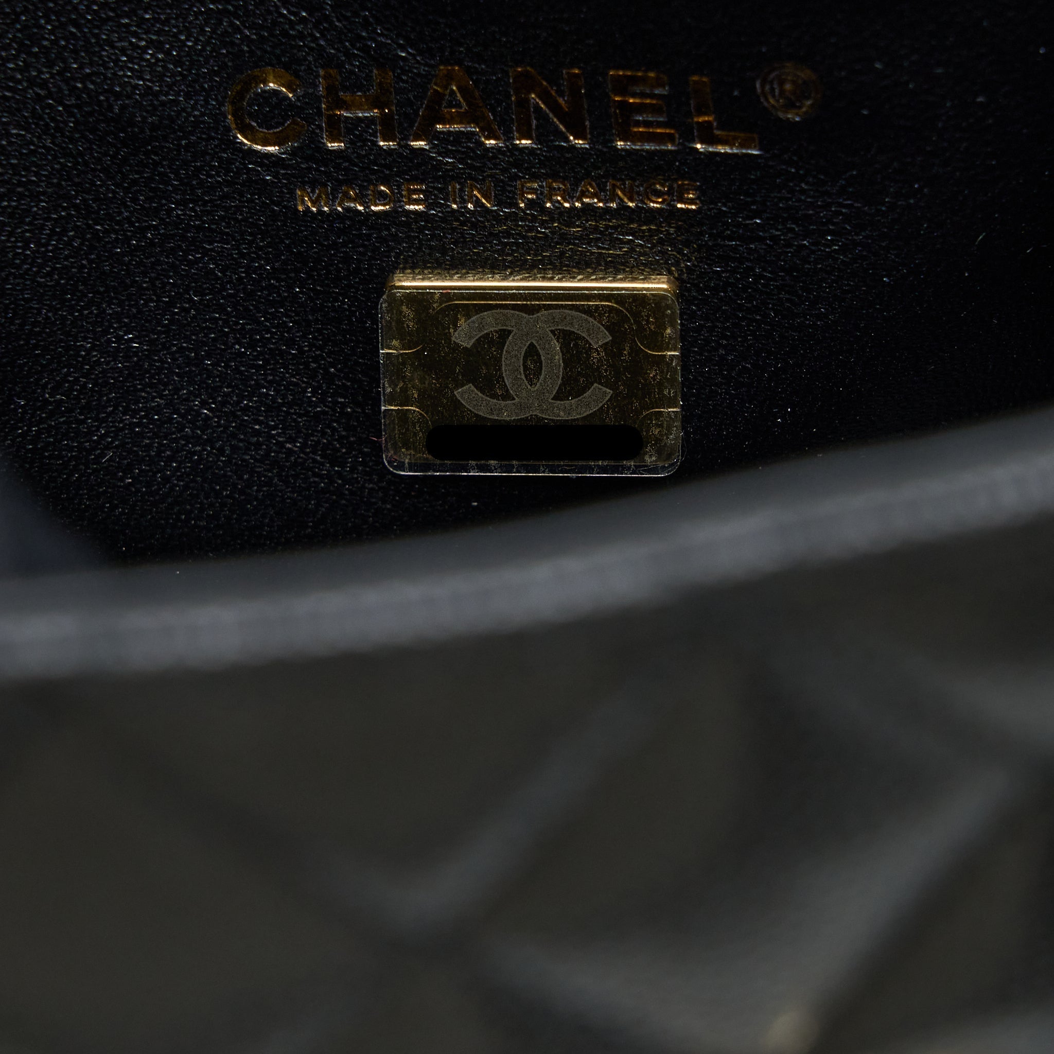Chanel Mini Bucket Tote Bag Caviar Black L (Microchip)