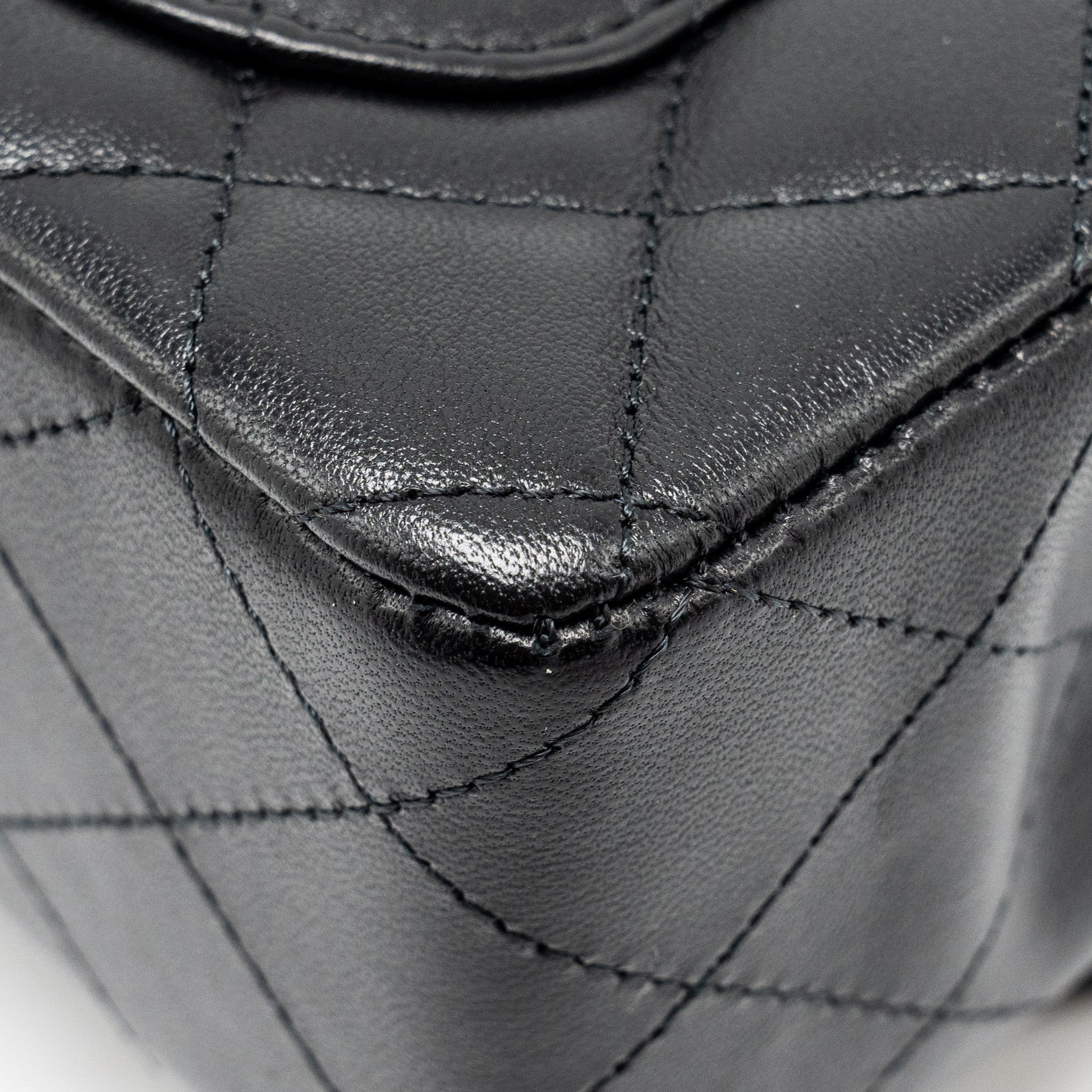 Chanel mini rectangular flap bag lambskin black L (Microchip)