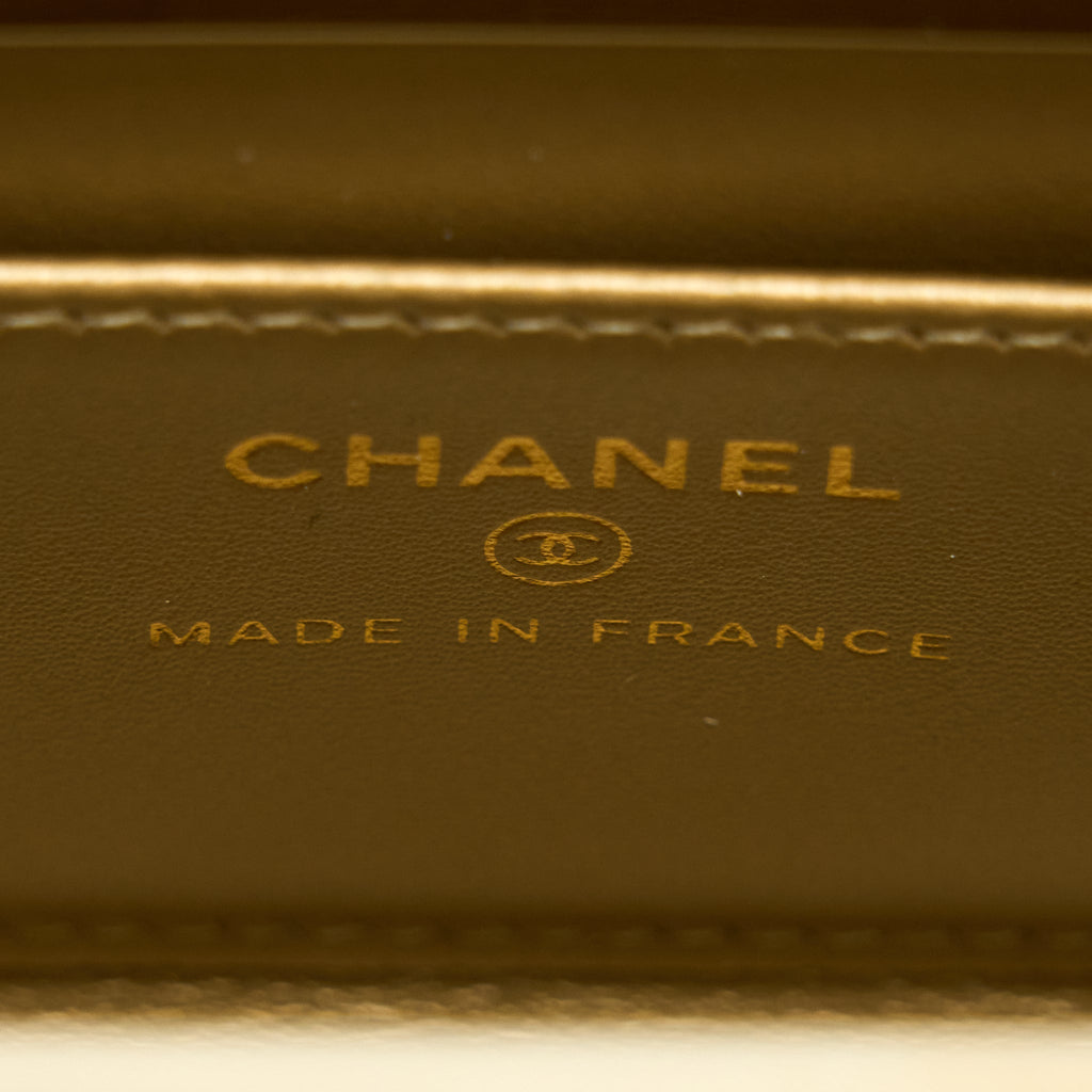 Chanel 22P Quilted Mini Box Vanity With Chain Lambskin White L