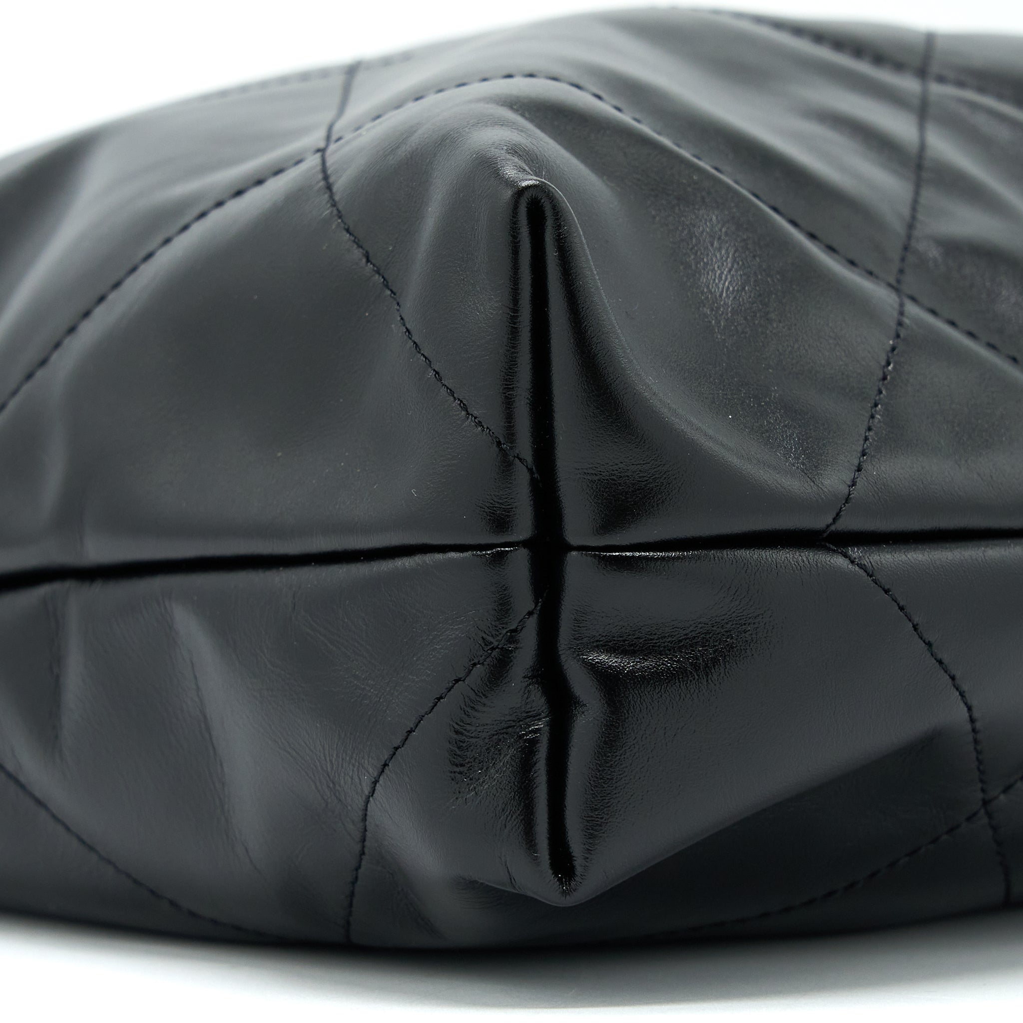 Chanel Medium 22 Bag Shiny Calfskin Black  (Microchip)