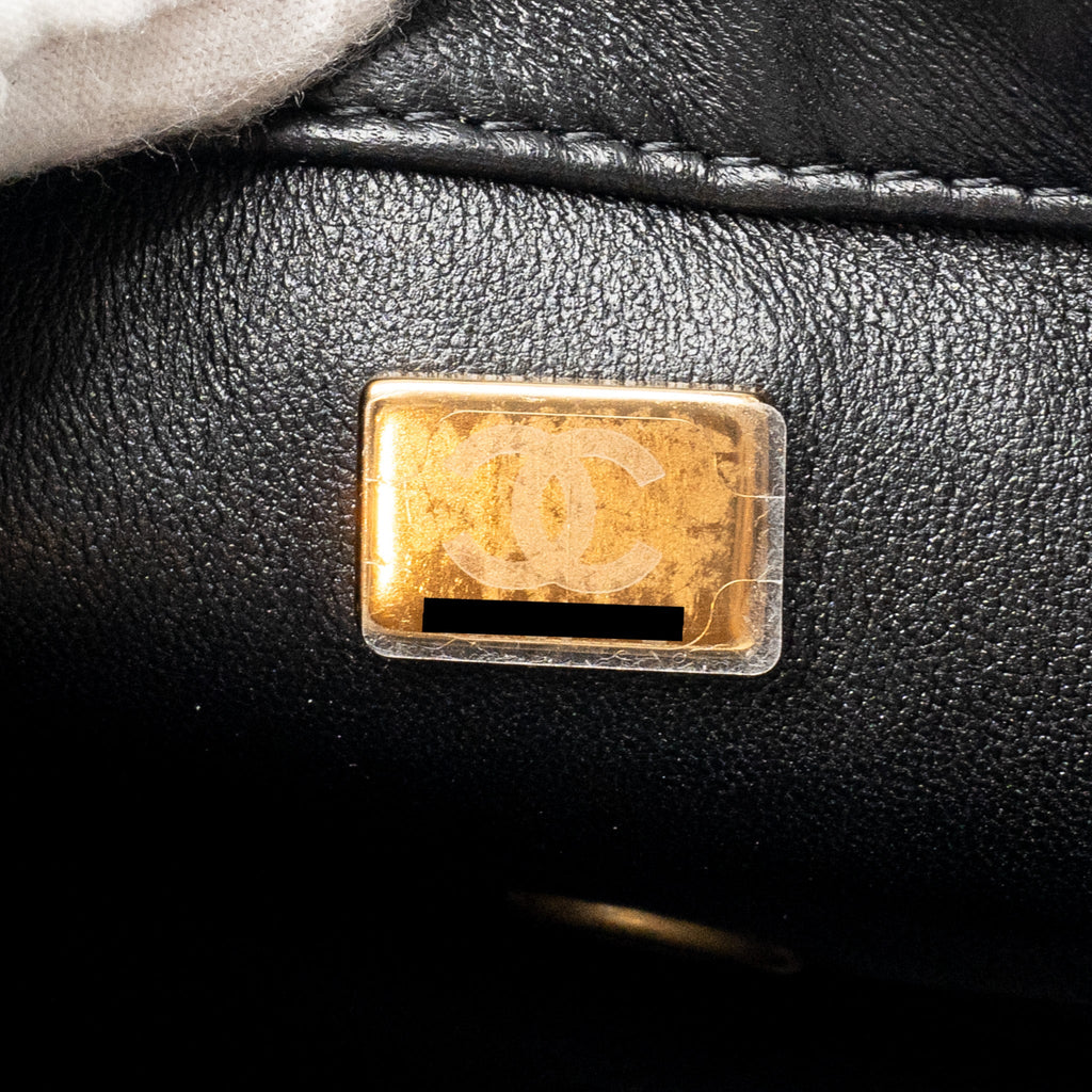 Chanel 22b Heart Chain Flap Bag Lambskin Black (microchip)