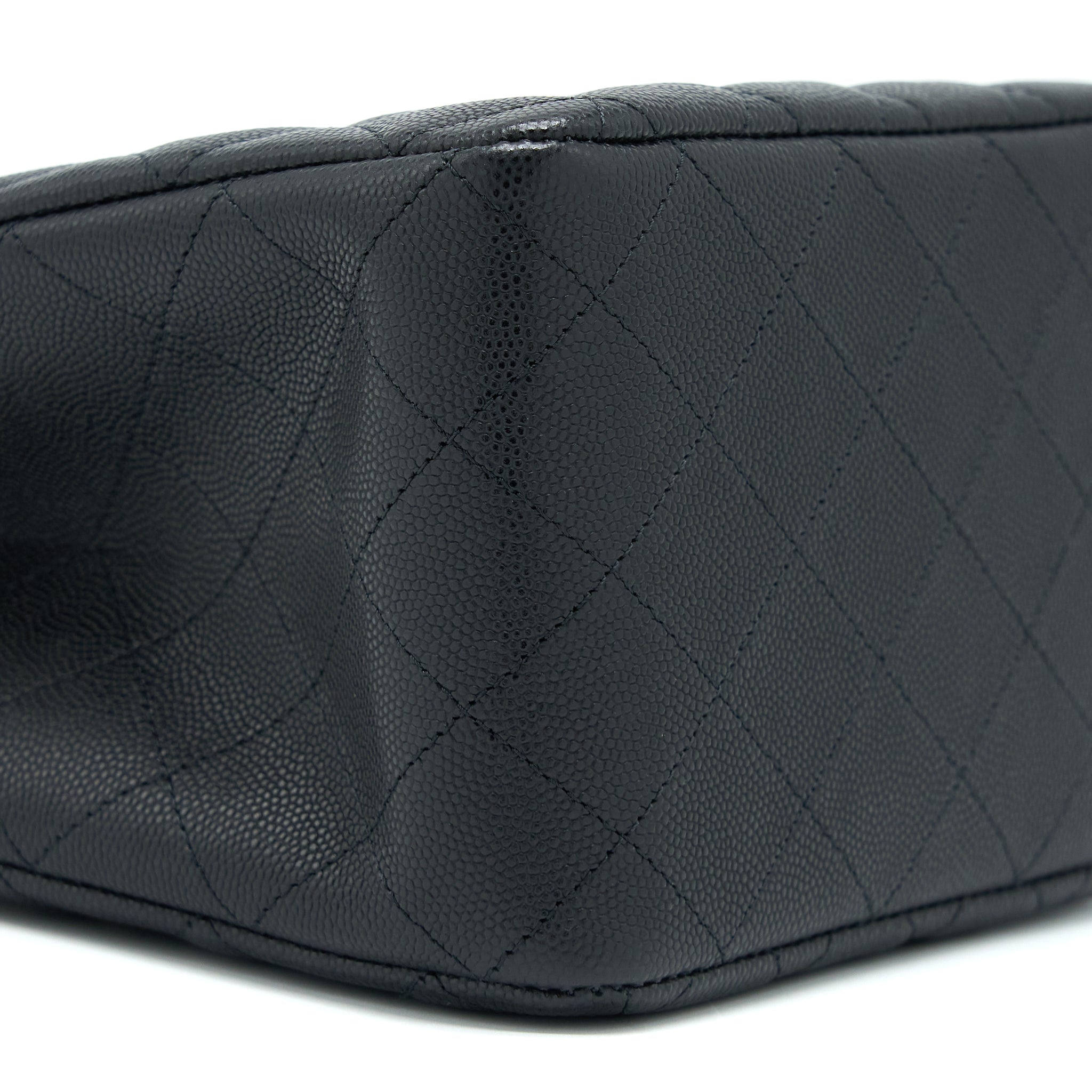 Chanel 22S Mini Bucket Bag Caviar Black L (Microchip)