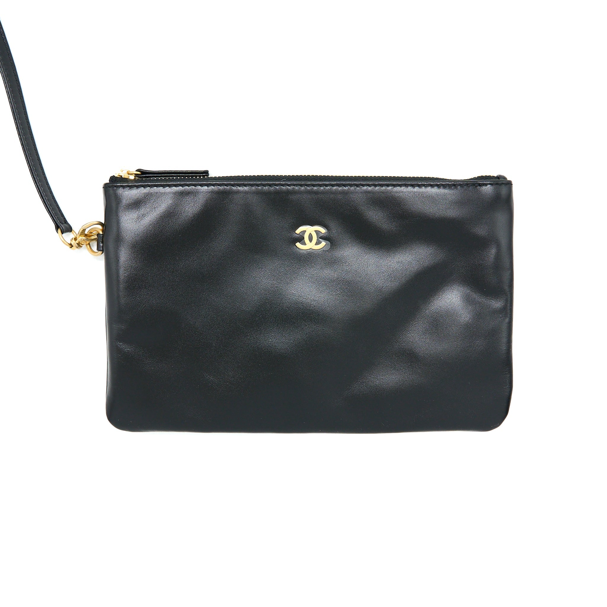 Chanel Medium 22 Bag Shiny Calfskin Black  (Microchip)