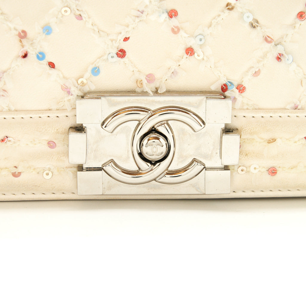 Chanel Small boy bag limited white