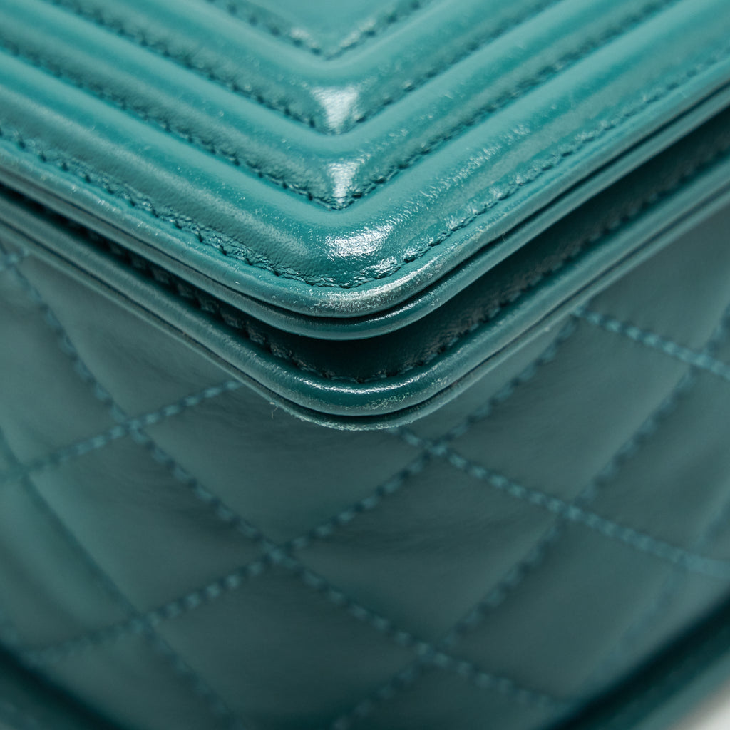 Chanel Medium Boy lambskin green