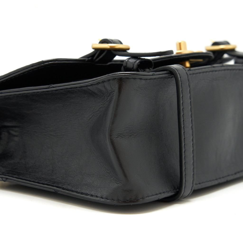 Chanel 21B Messenger Bag Calfskin Black