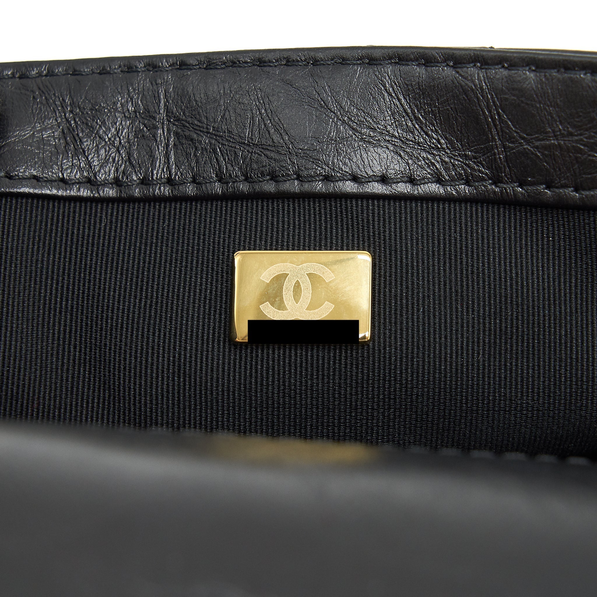 Chanel 21B Messenger Bag Calfskin Black
