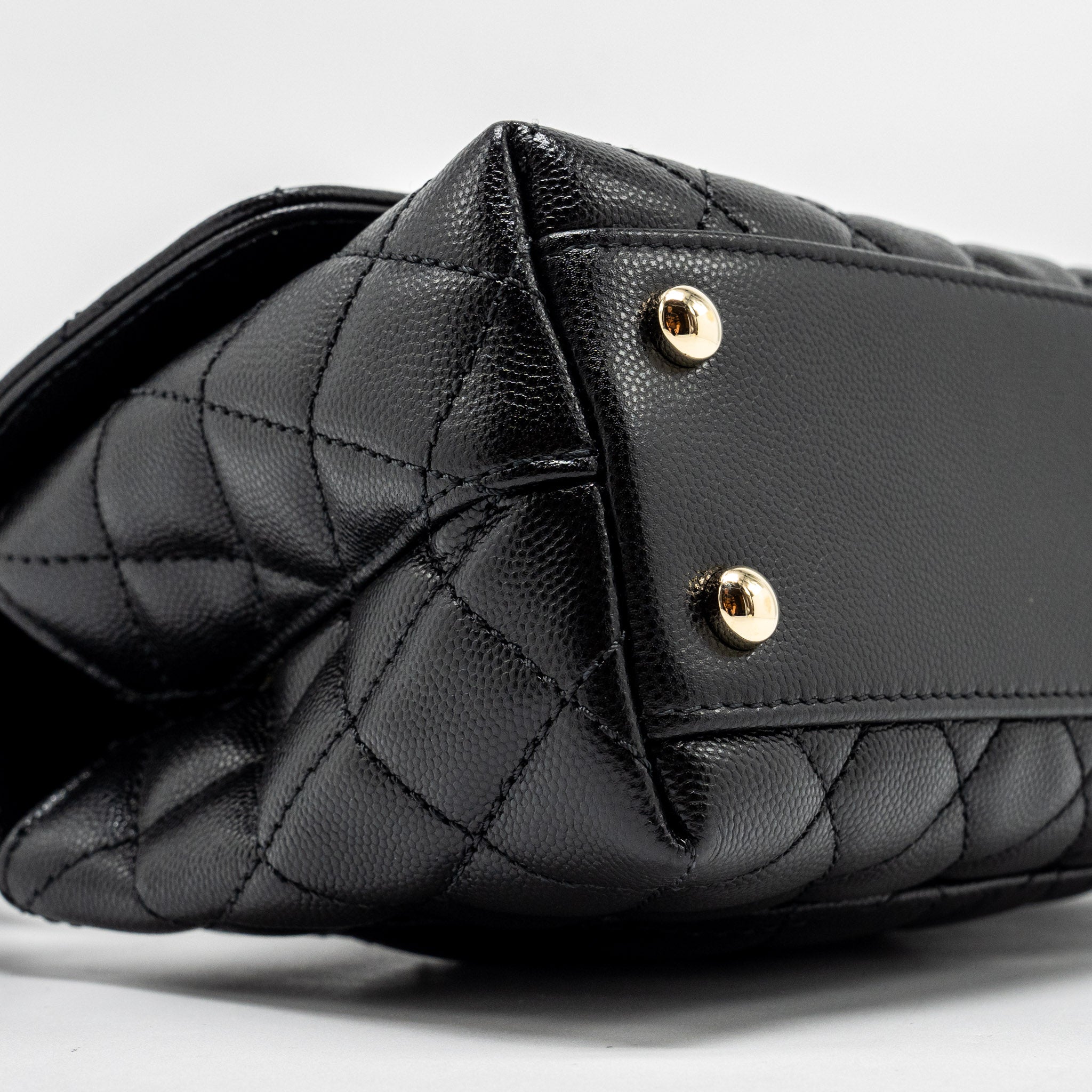 Chanel small coco handle with lizard embossed handle caviar black L (microchip)