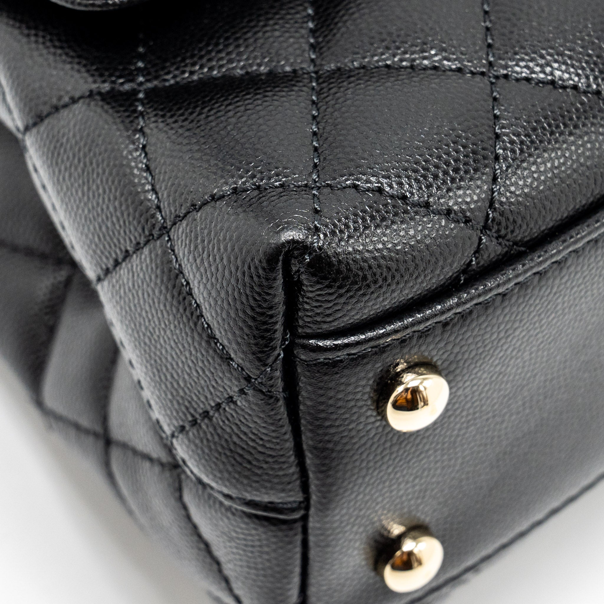 Chanel small coco handle with lizard embossed handle caviar black L (microchip)