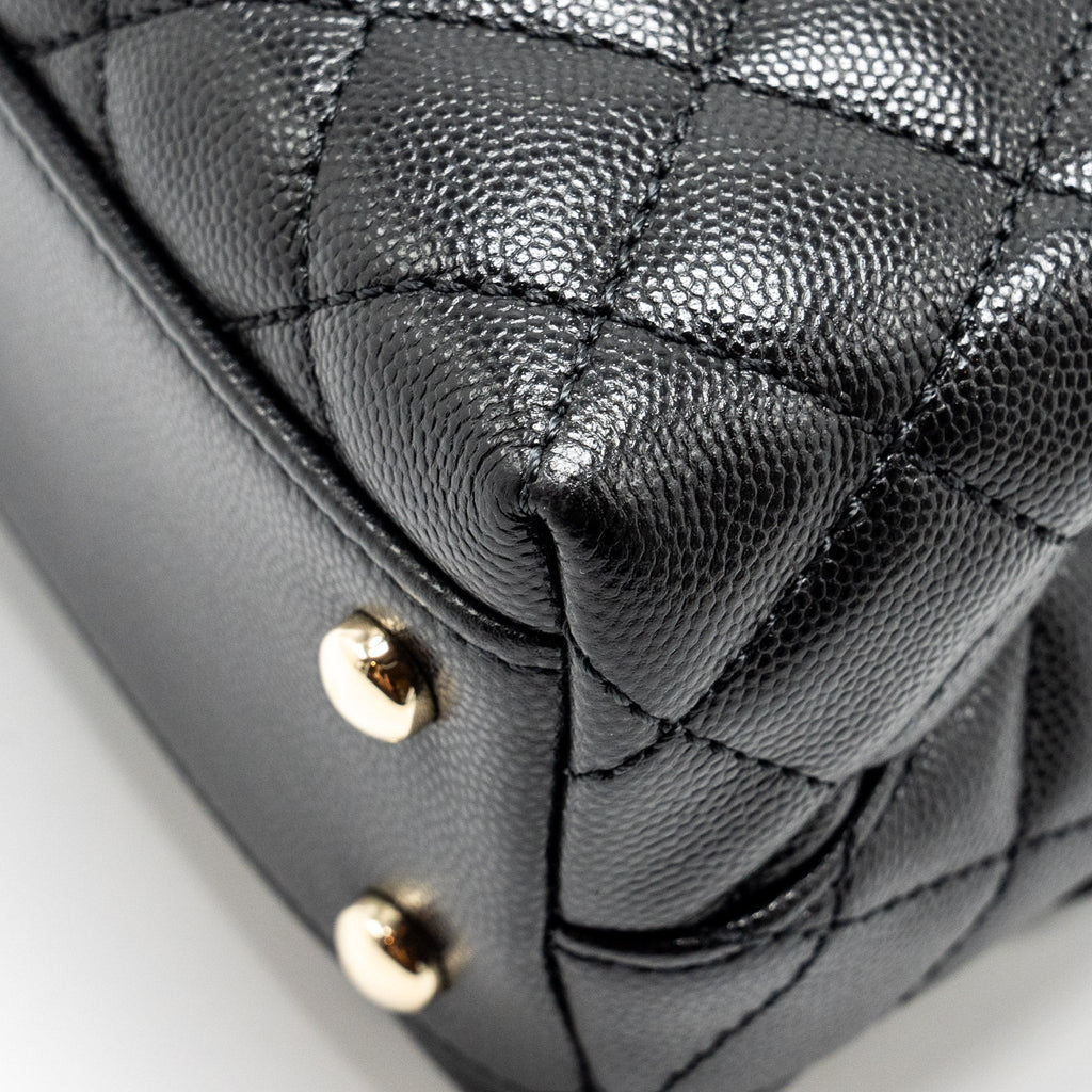 Chanel small coco handle with lizard embossed handle caviar black L (microchip)