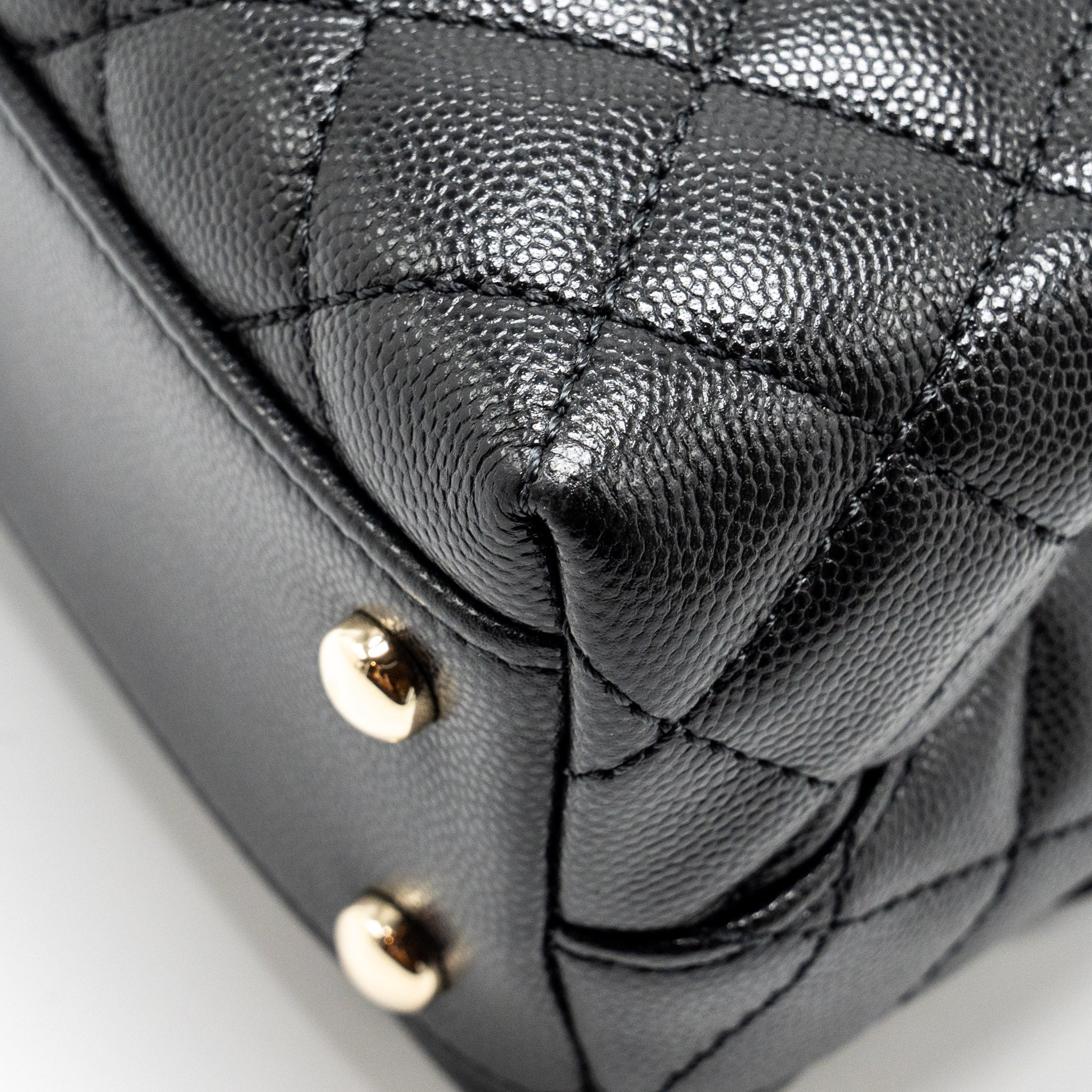 Chanel small coco handle with lizard embossed handle caviar black L (microchip)