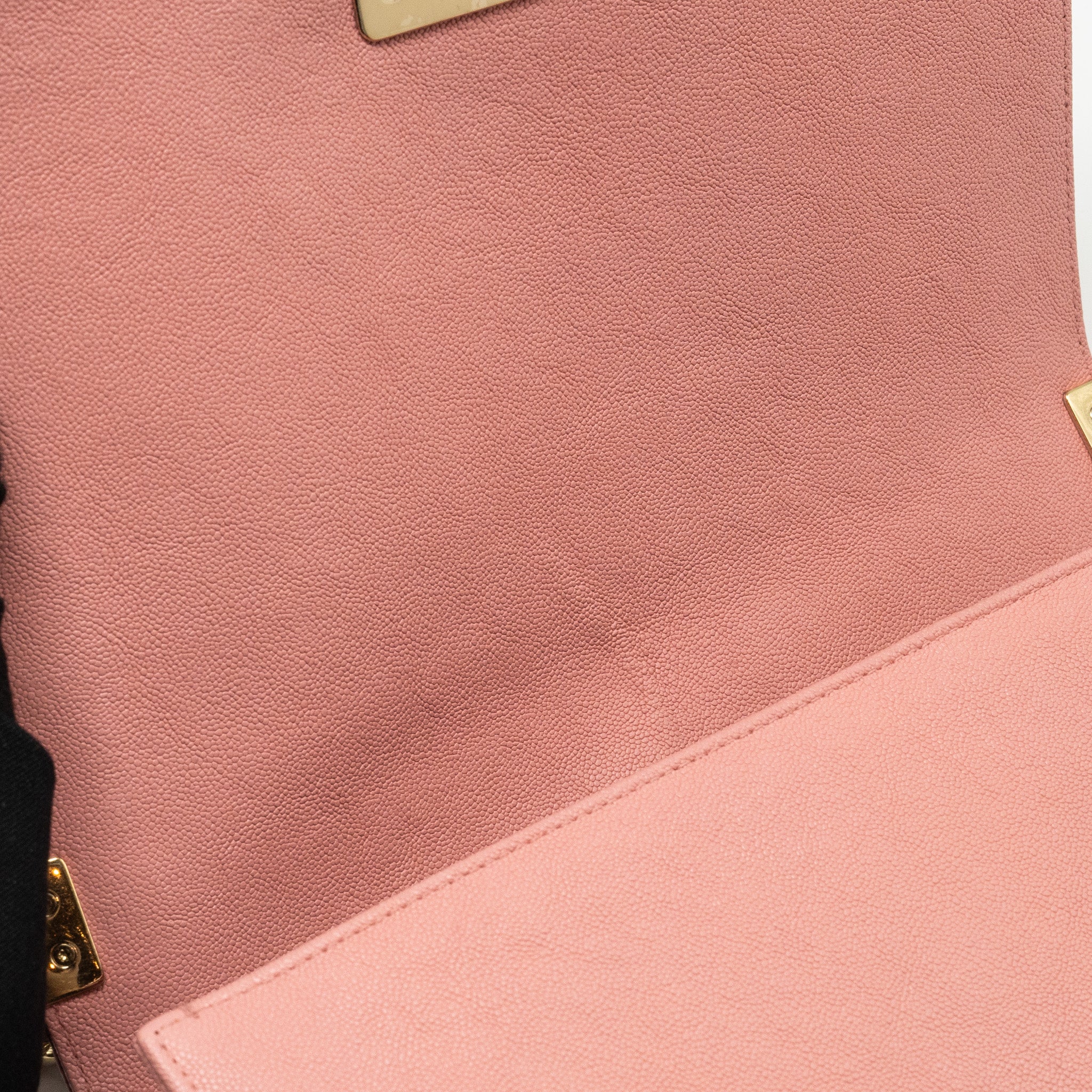 Chanel Medium Boy Bag Caviar Pink L
