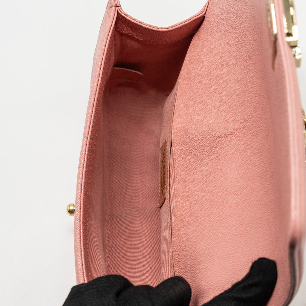 Chanel Medium Boy Bag Caviar Pink L