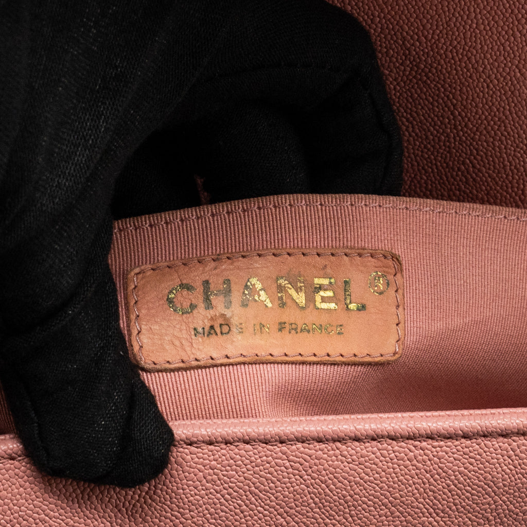 Chanel Medium Boy Bag Caviar Pink L
