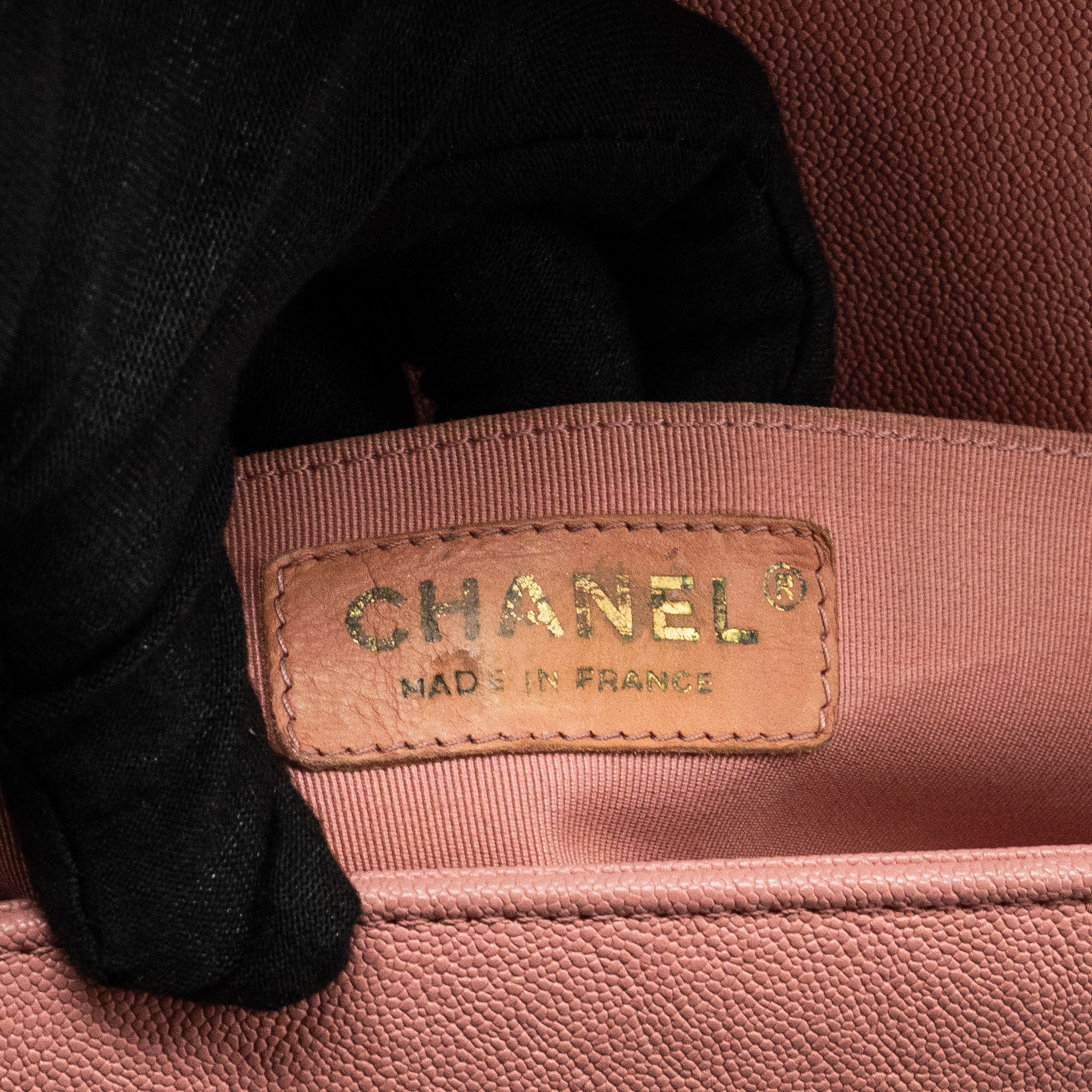 Chanel Medium Boy Bag Caviar Pink L