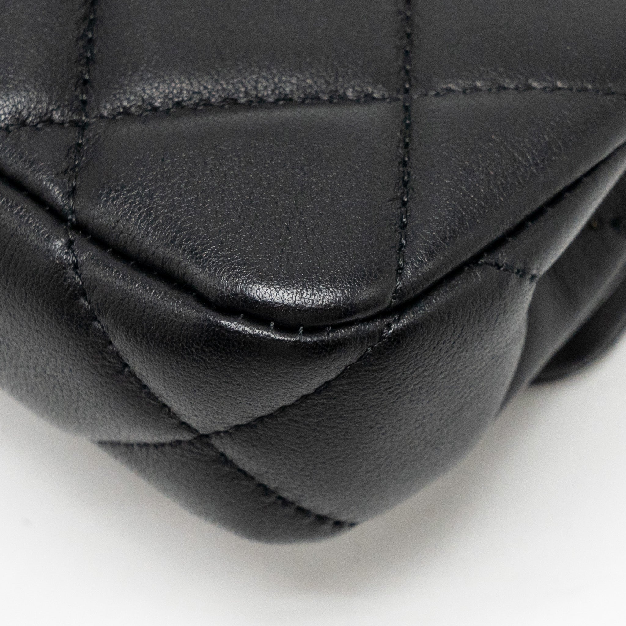 Chanel 21A top handle mini flap card holder with chain lambskin black