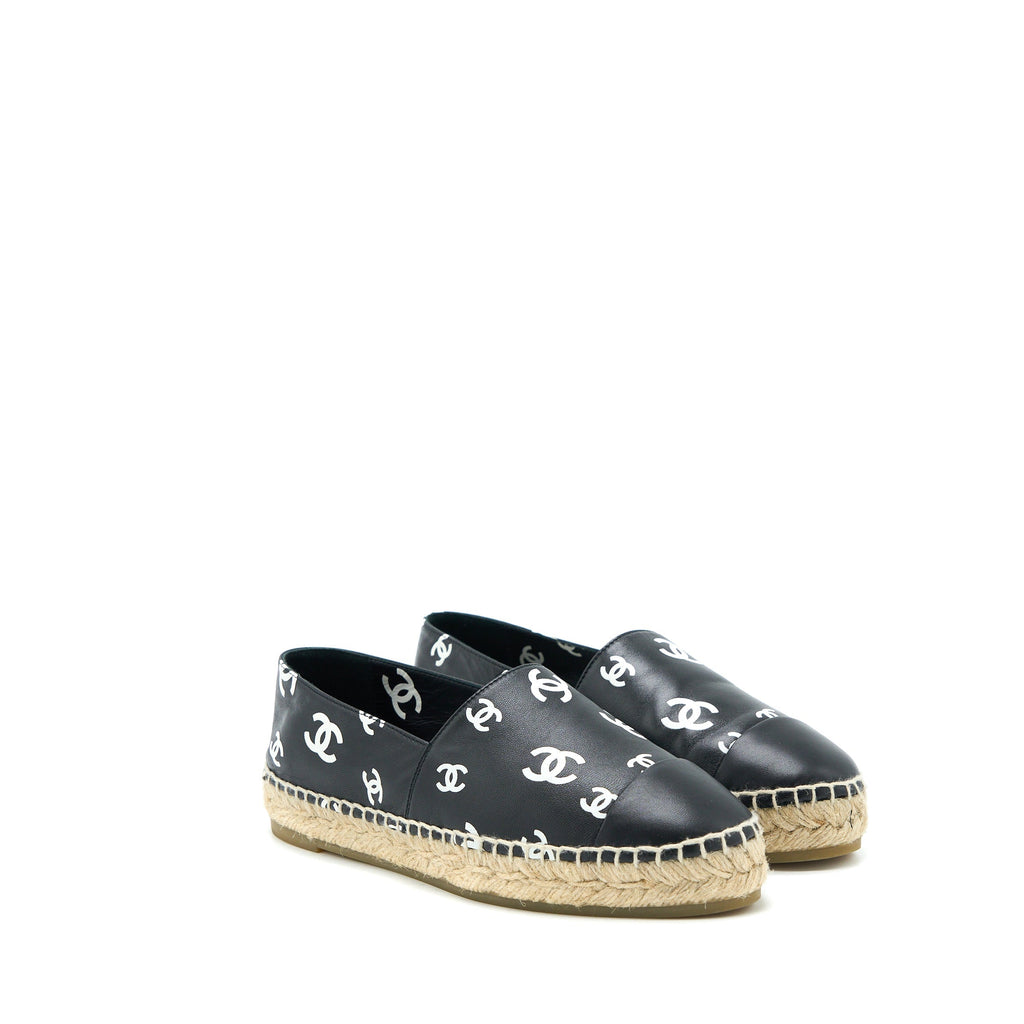 Chanel Size 37 Small CC Logos Espadrilles Black / White