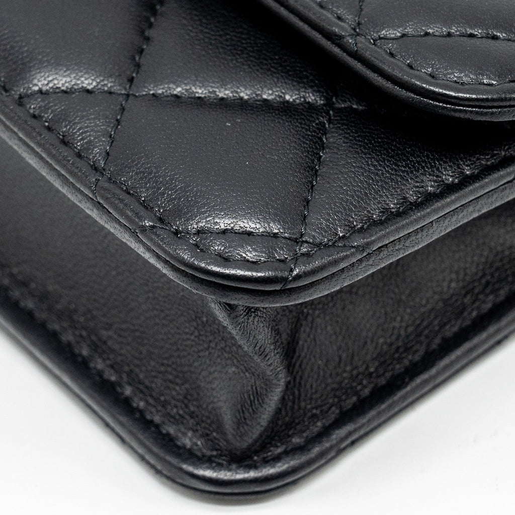 Chanel Pearl Crush mini flap wallet with chain lambskin black  (microchip)