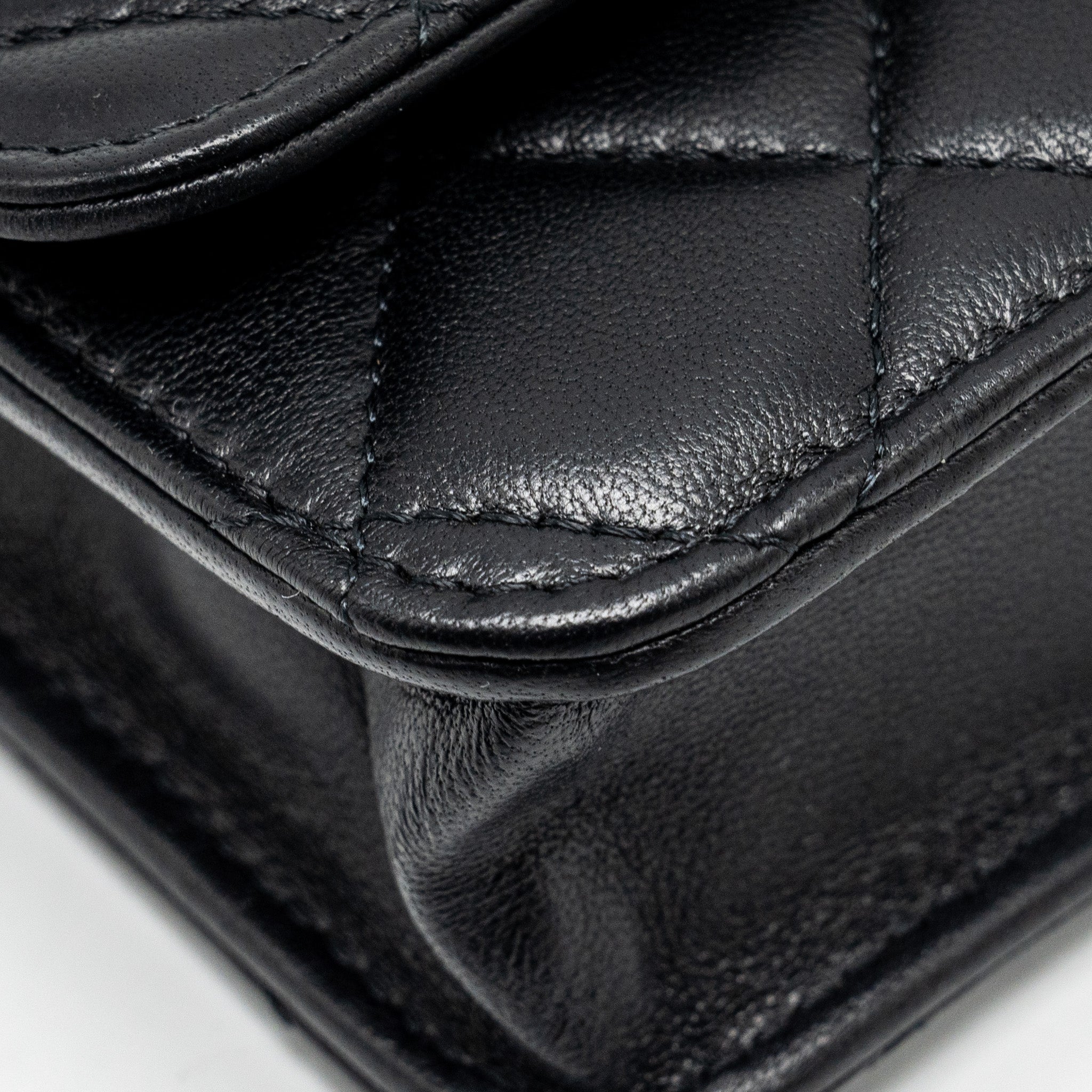 Chanel Pearl Crush mini flap wallet with chain lambskin black  (microchip)