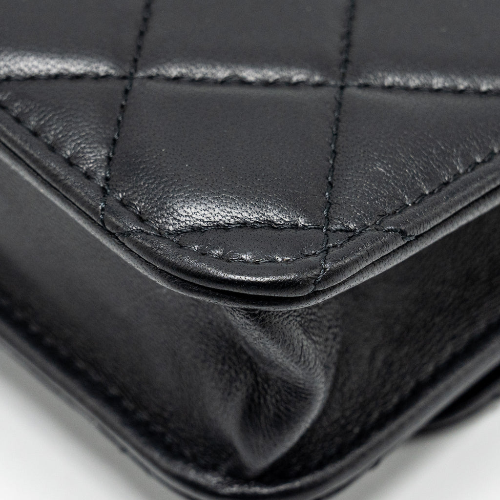 Chanel Pearl Crush mini flap wallet with chain lambskin black  (microchip)