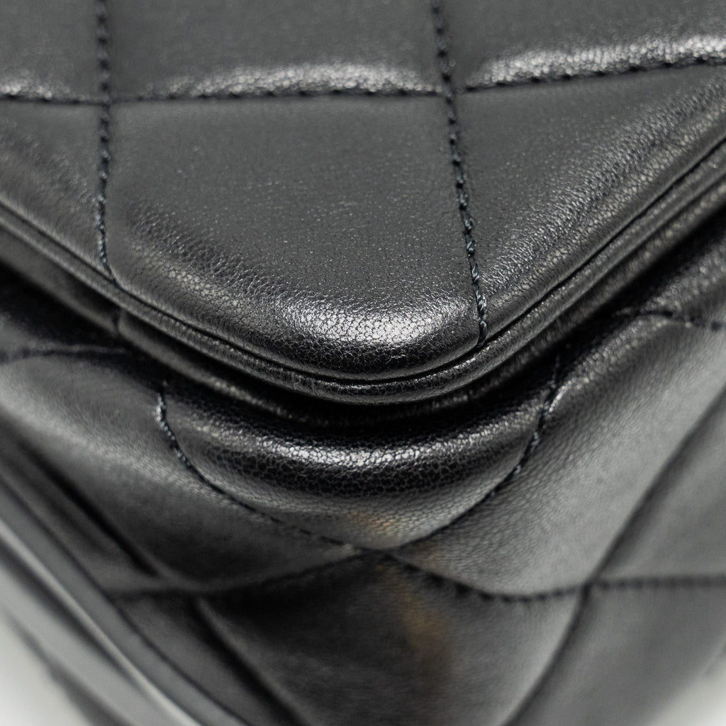 Chanel 23B Detail Chains Quilted Flap Bag Lambskin Black (Microchip)