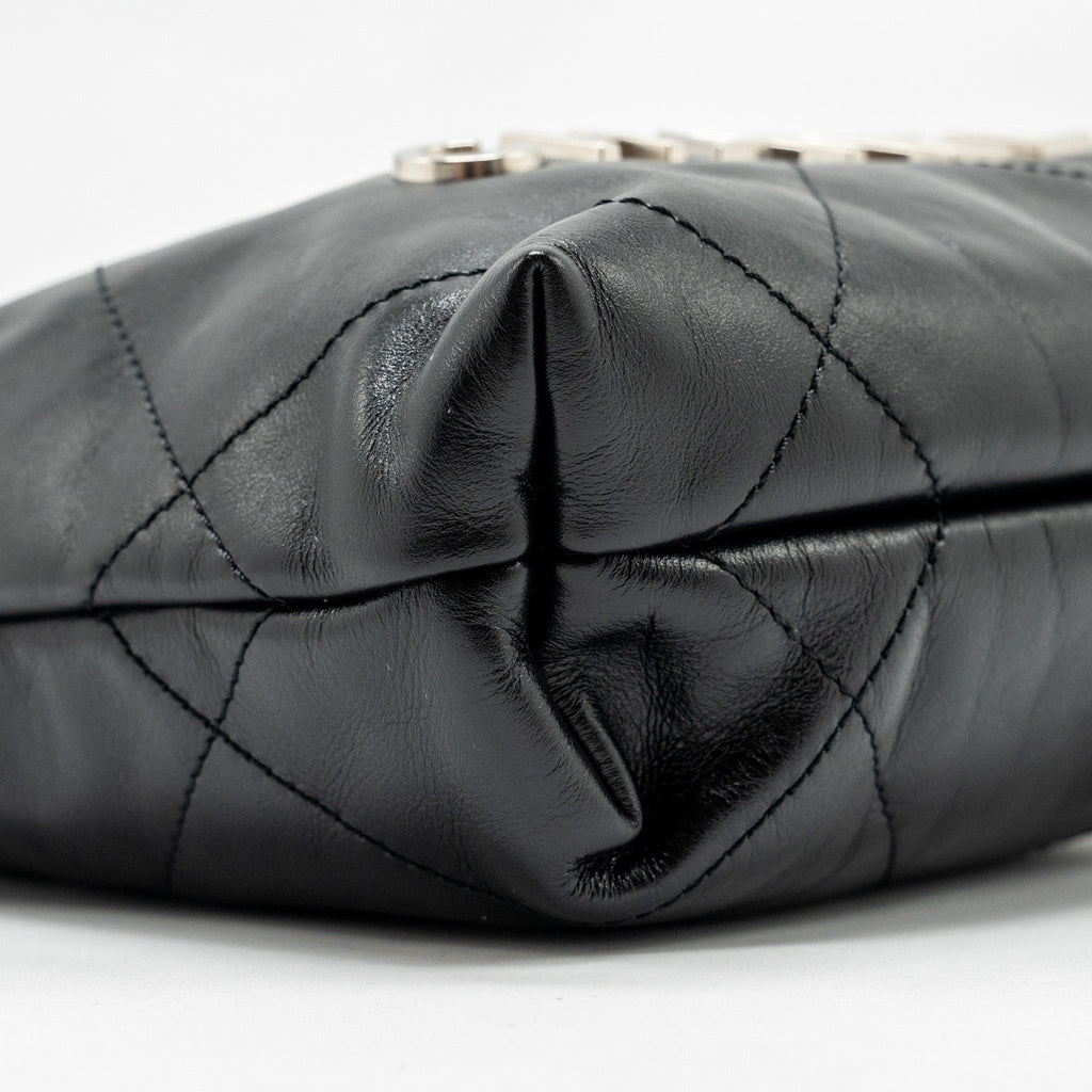 Chanel mini 22 Bag Shiny Calfskin Black  (Microchip)
