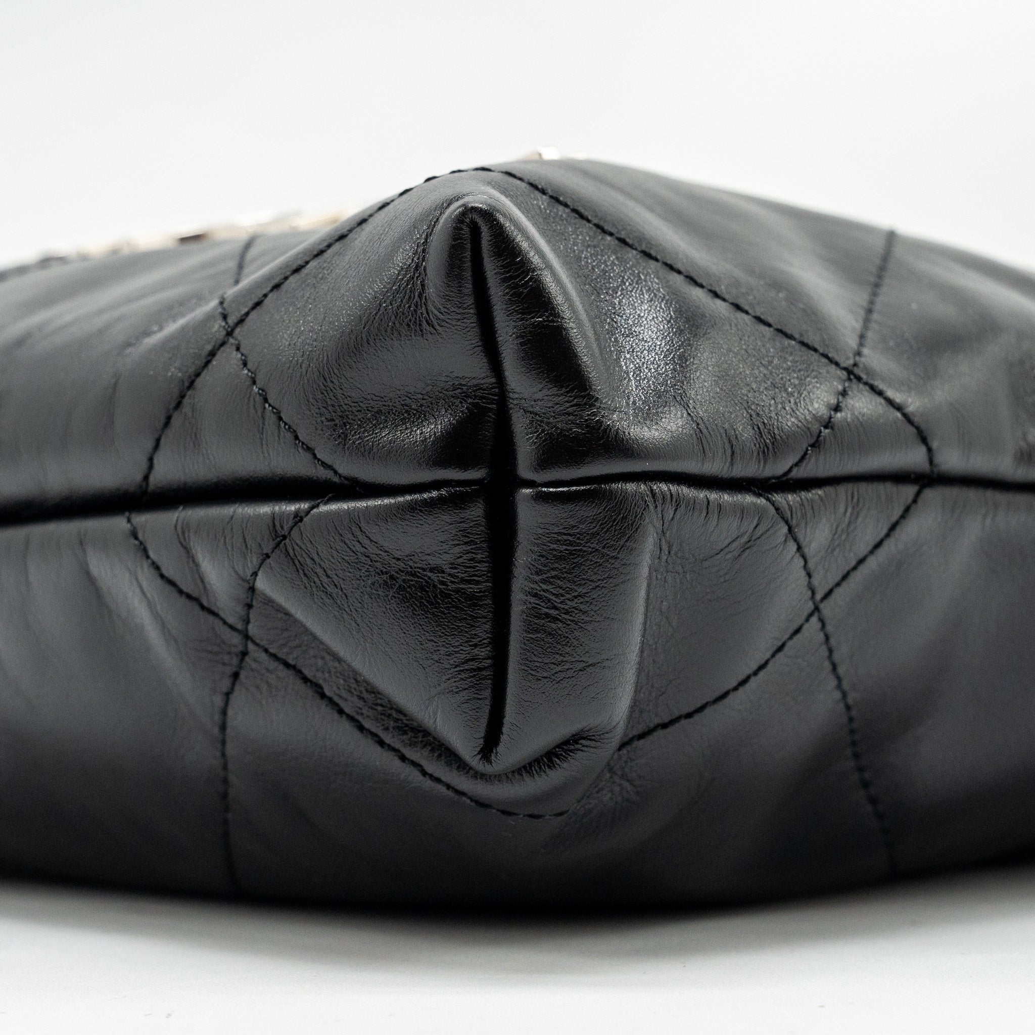 Chanel mini 22 Bag Shiny Calfskin Black  (Microchip)