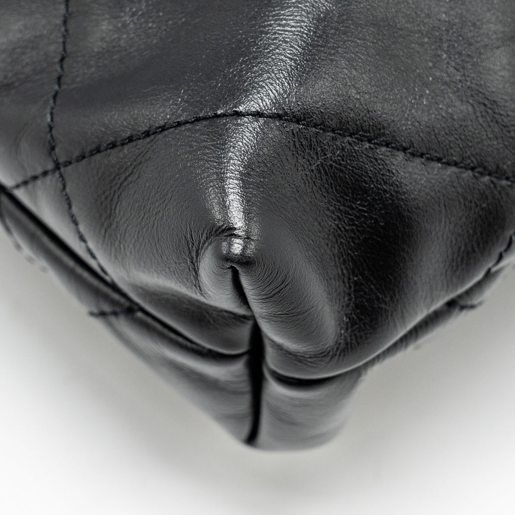 Chanel mini 22 Bag Shiny Calfskin Black  (Microchip)