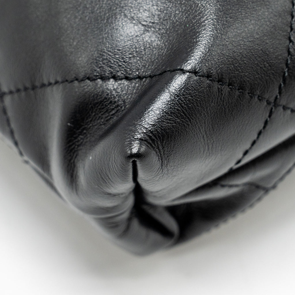 Chanel mini 22 Bag Shiny Calfskin Black  (Microchip)