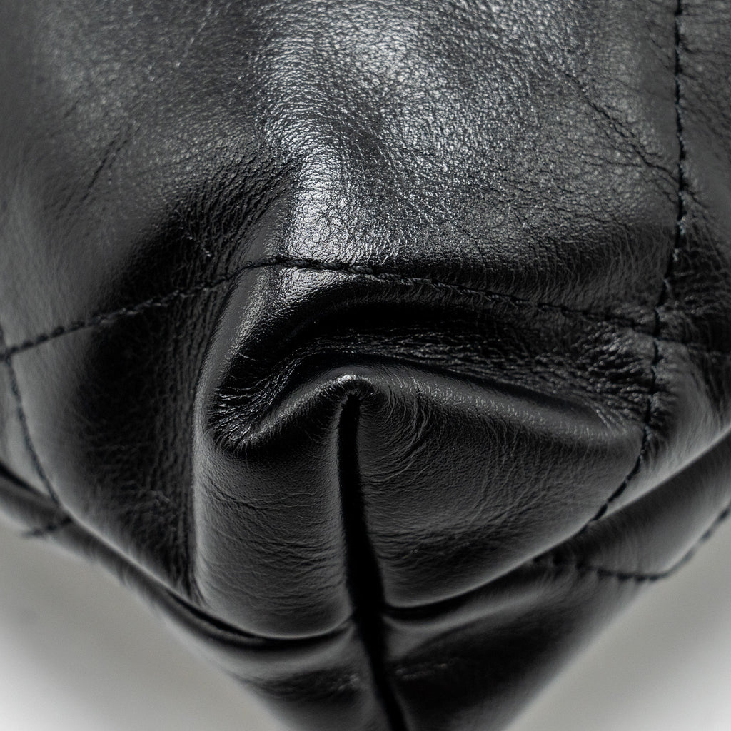 Chanel mini 22 Bag Shiny Calfskin Black  (Microchip)
