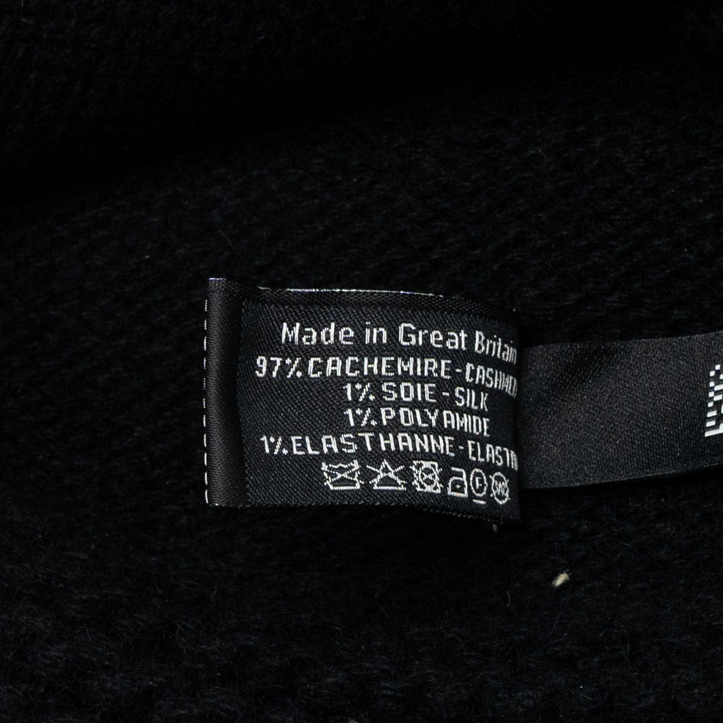 Chanel 23A cashmere beanie / hat black / white