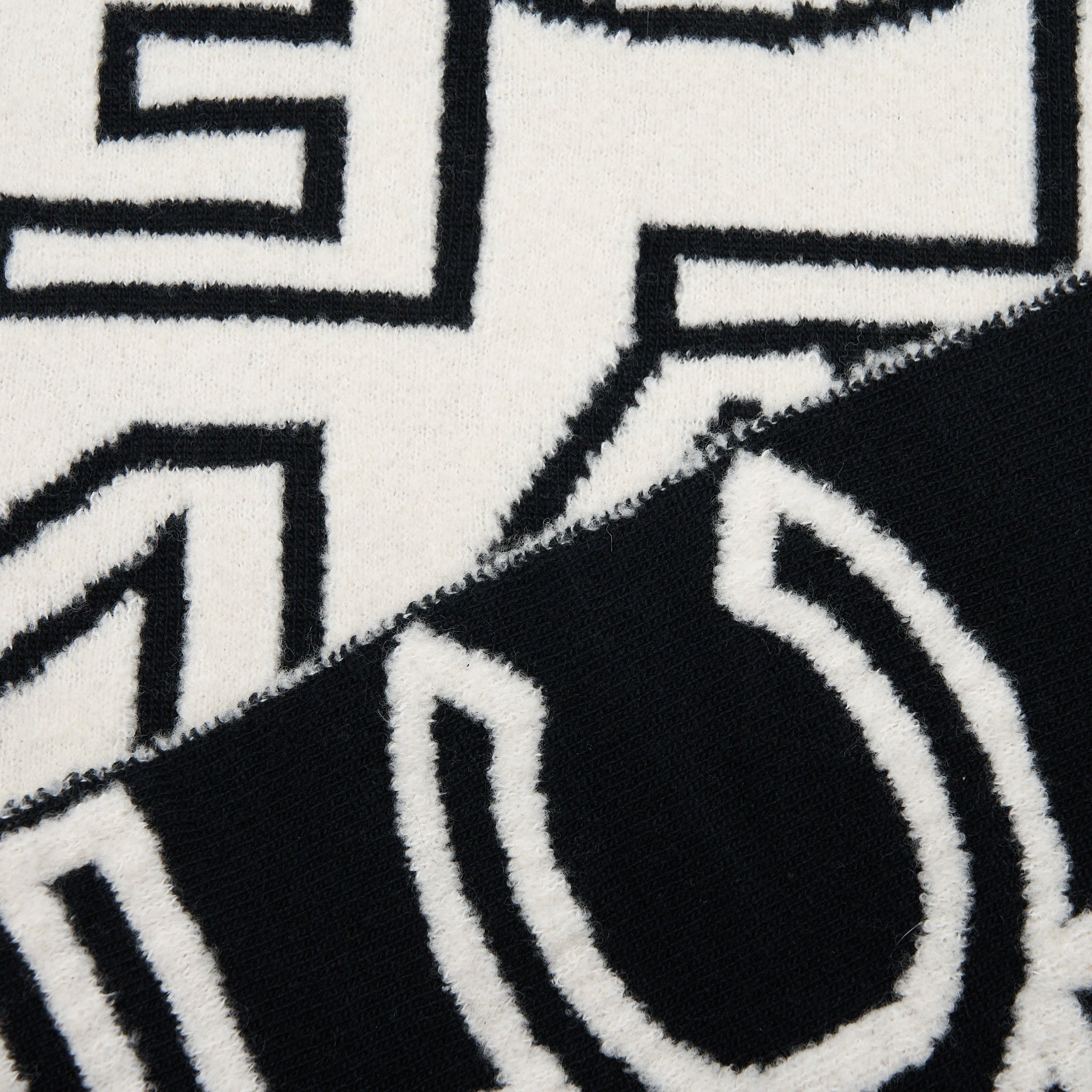 Chanel Double Side Letter/CC Scarf Wool/Cashmere Black/White