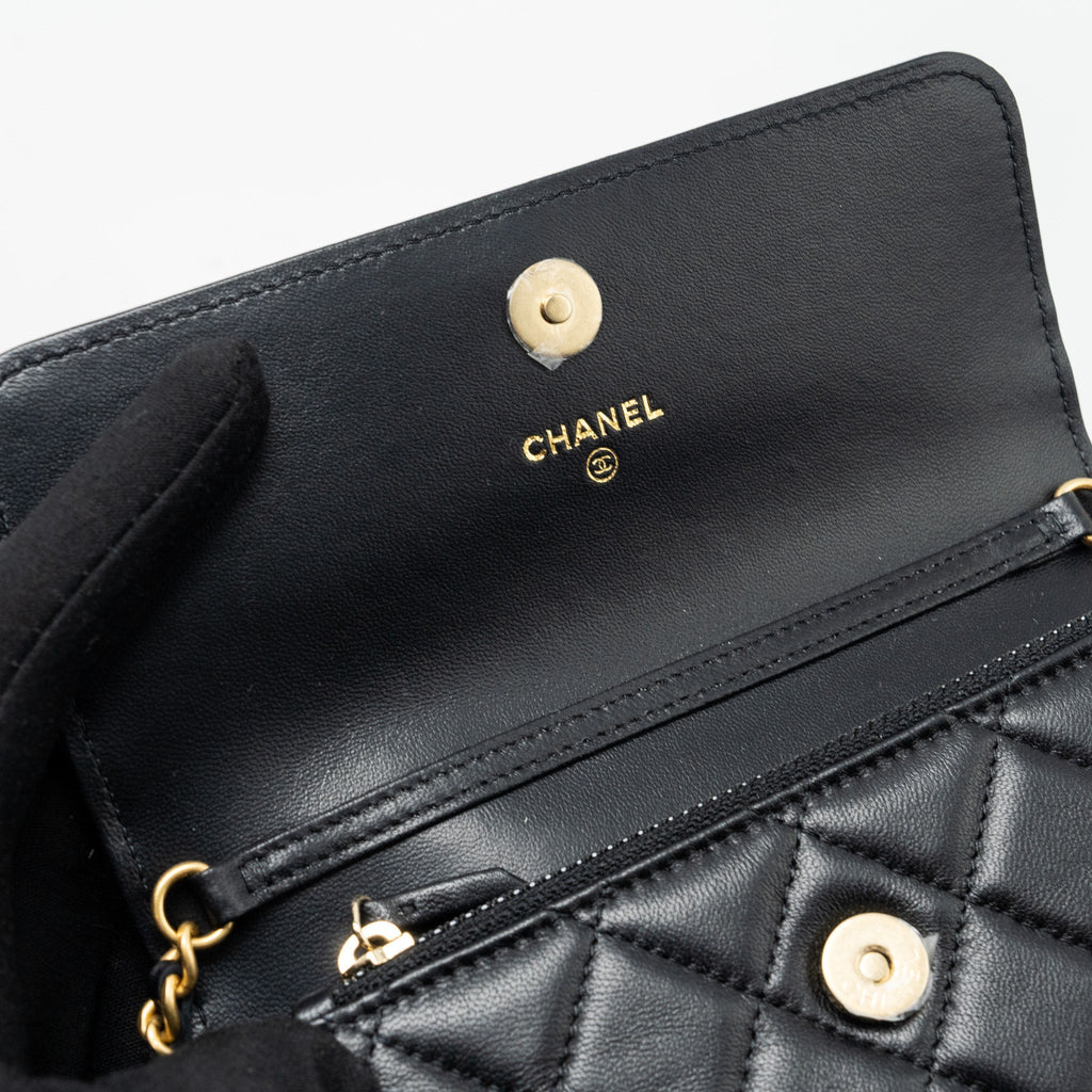 Chanel Pearl Crush mini flap wallet with chain lambskin black  (microchip)
