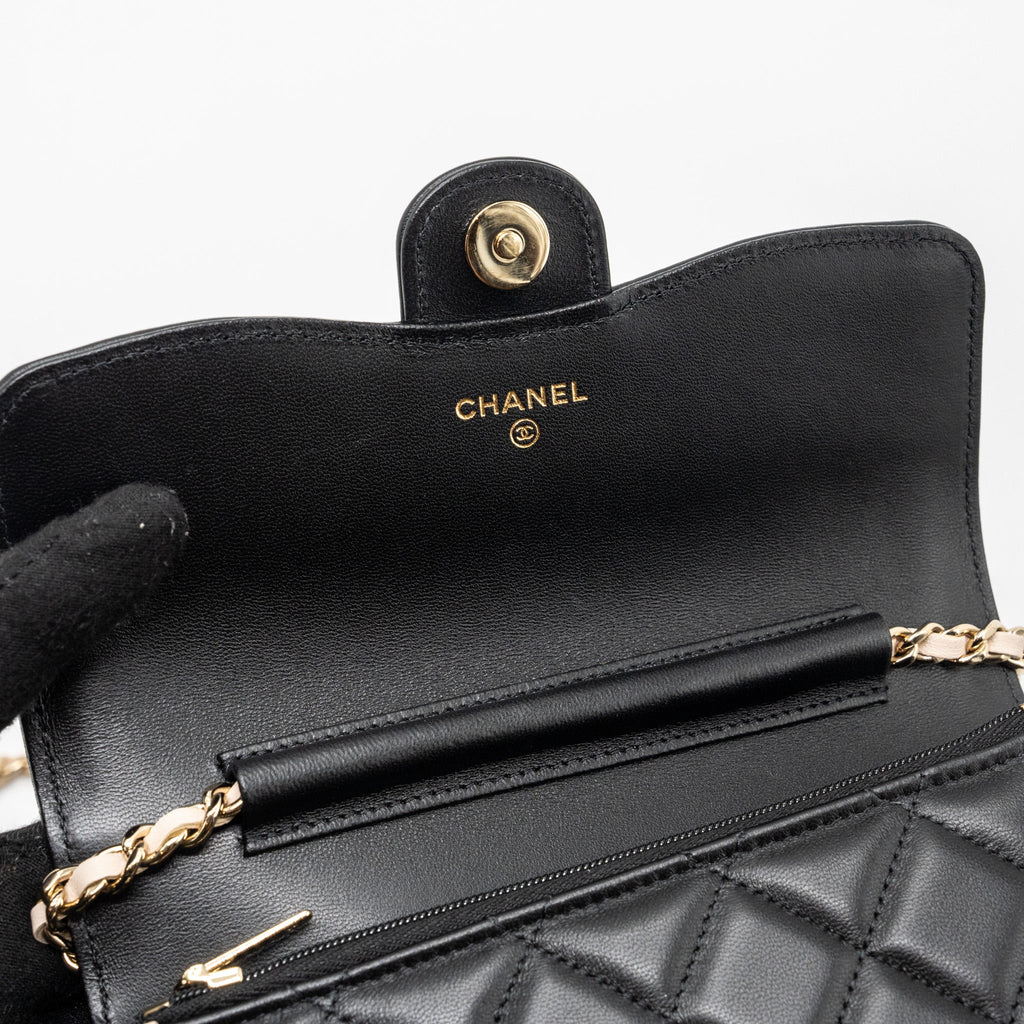 Chanel 23B Flap Phone Holder Lambskin Black/ White L (microchip)