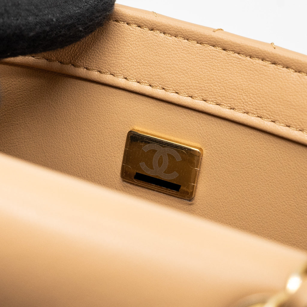 Chanel 23K Pearl Crush mini square Flap bag lambskin beige  (Microchip)