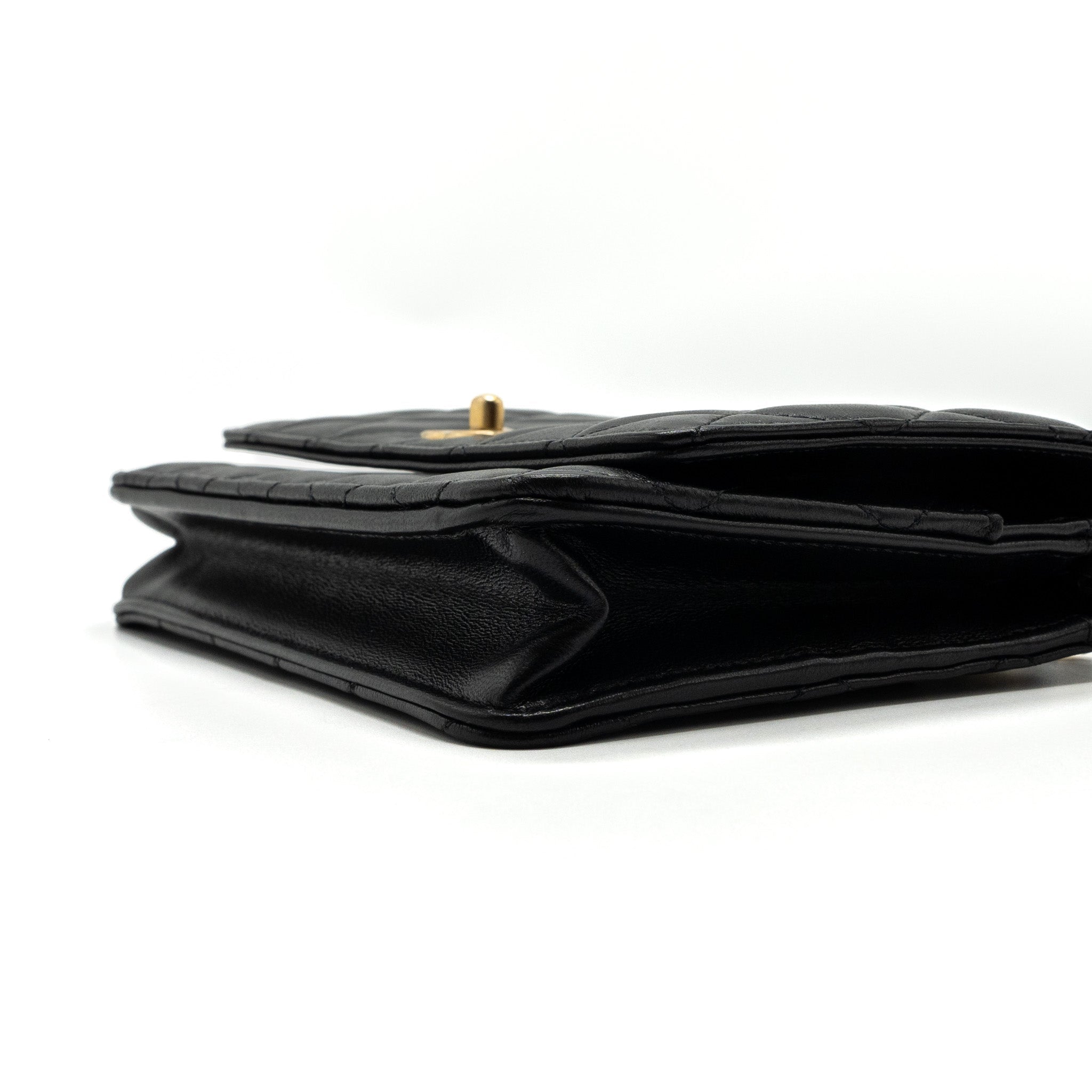 Chanel pearl crush wallet on chain lambskin BLACK  (microchip)