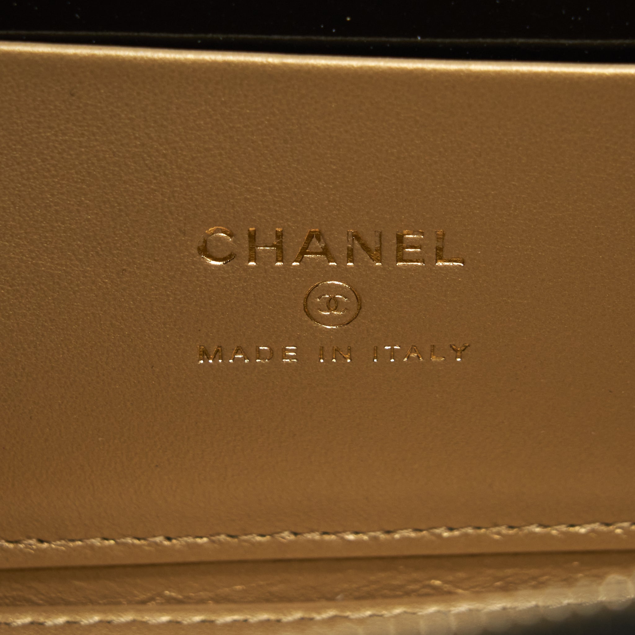 Chanel 22S Pearl Crush Long Vanity With Chain Lambskin Black