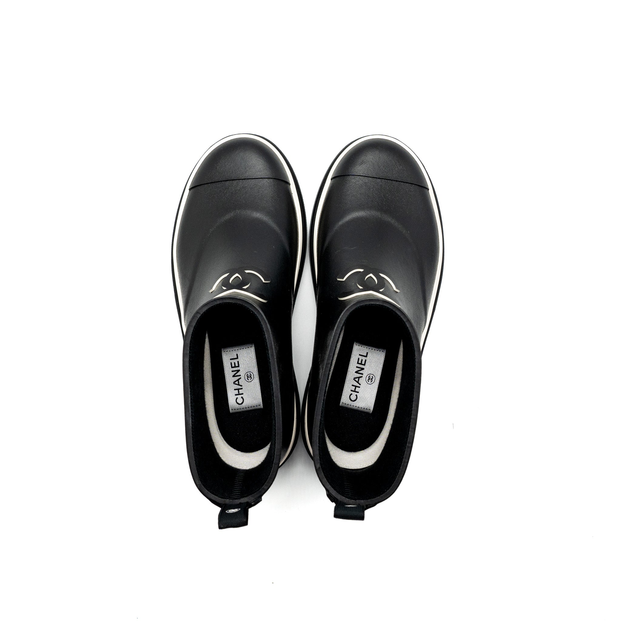 Chanel Size 38 Rubber Ankle Boots Black/ White