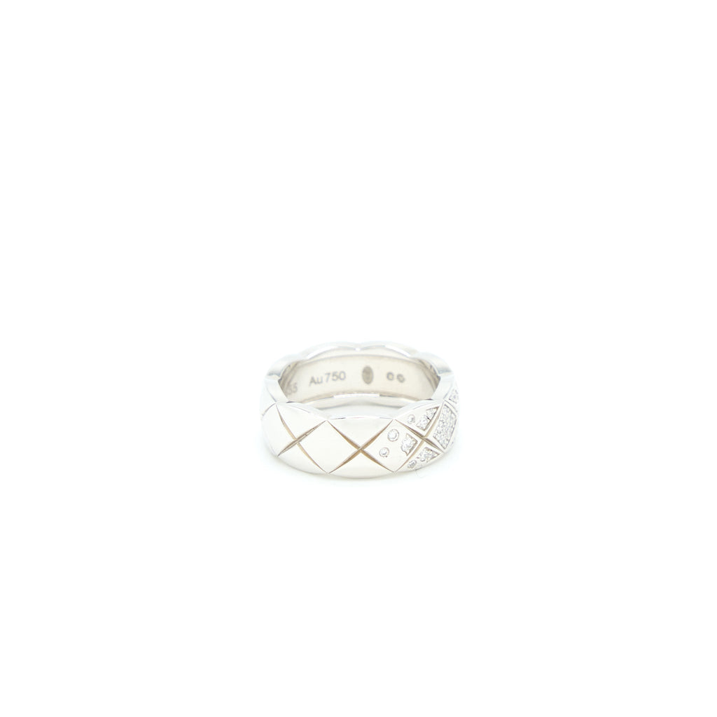 Chanel Size 49 Coco Crush Ring Quilted Motif Small Version 18k White Gold With Diamonds