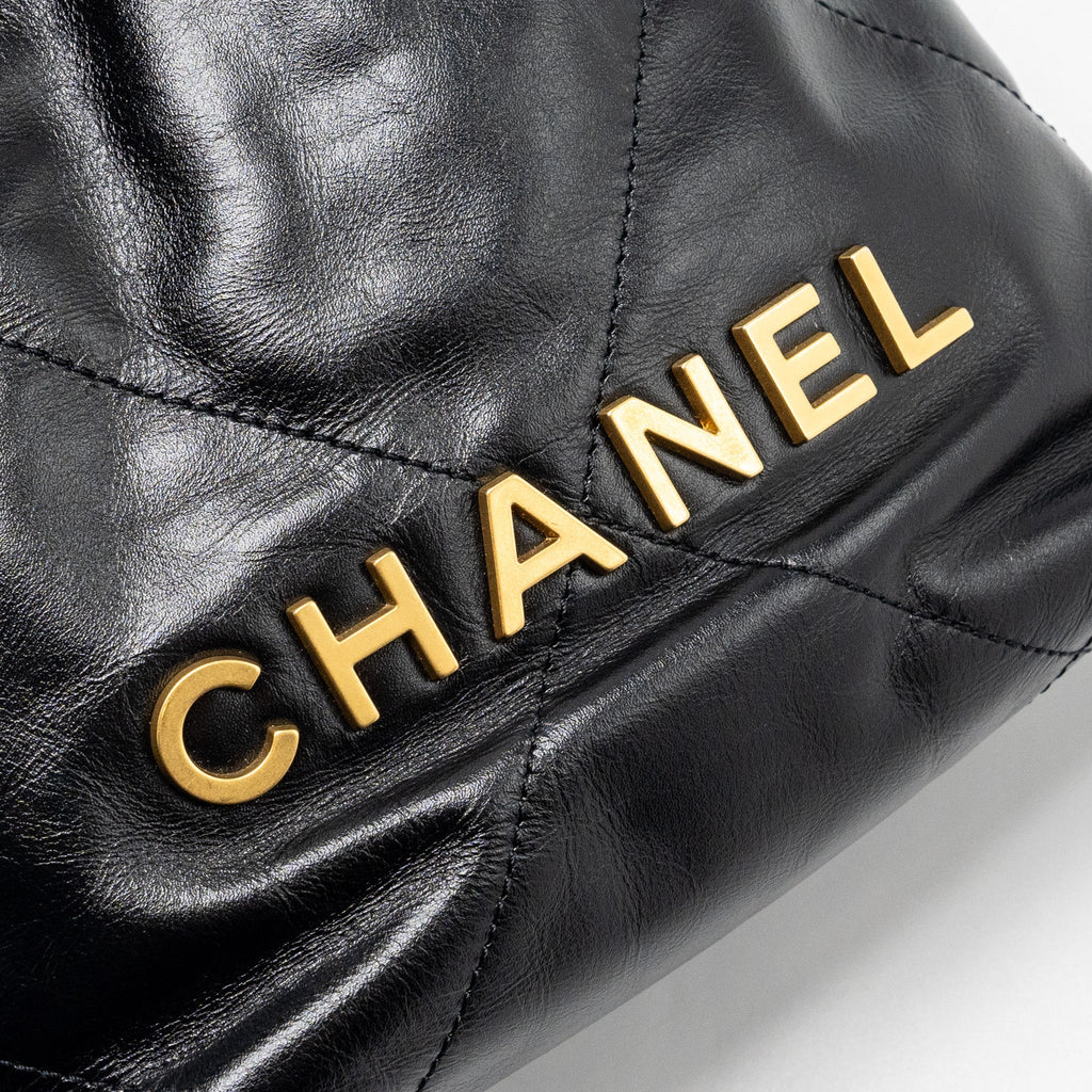 Chanel mini 22 bag shiny calfskin black  (microchip)