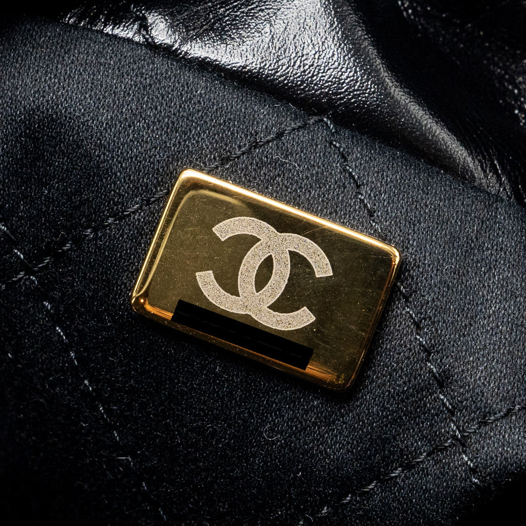 Chanel mini 22 bag shiny calfskin black  (microchip)