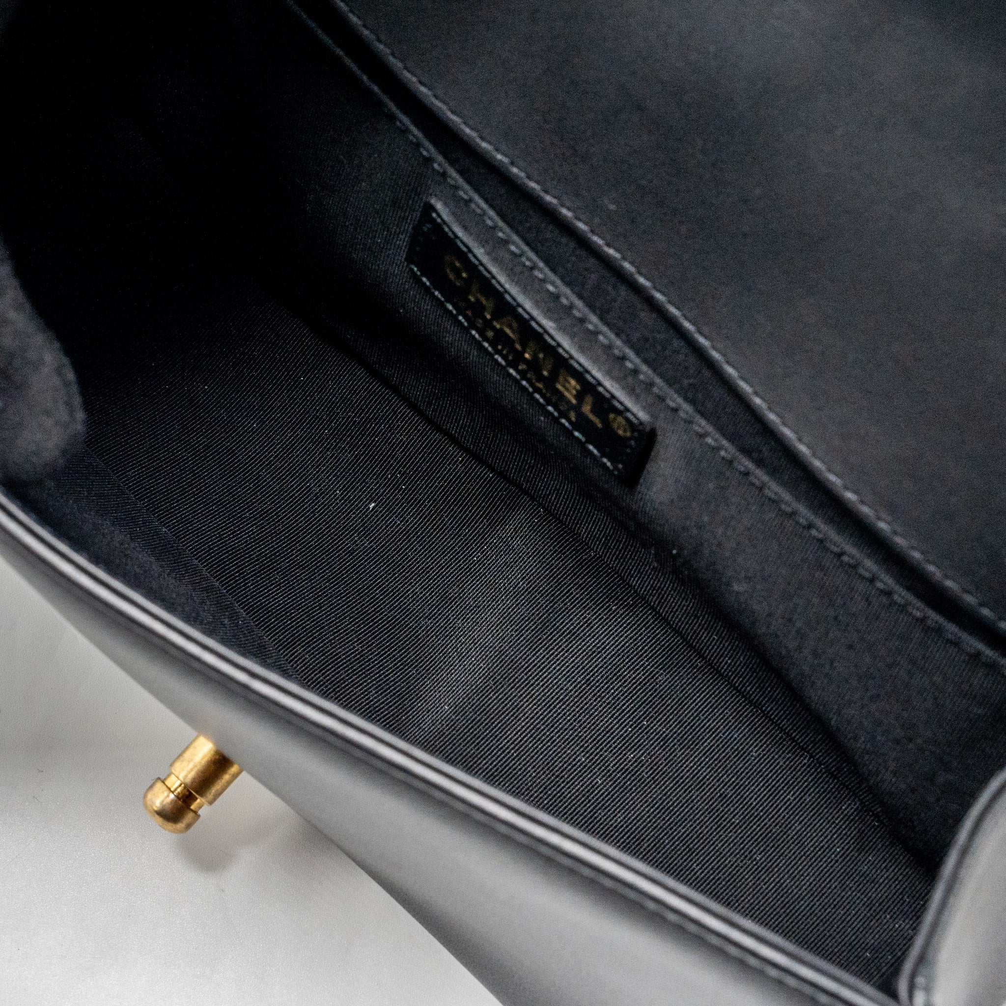 Chanel medium boy bag smooth calfskin black
