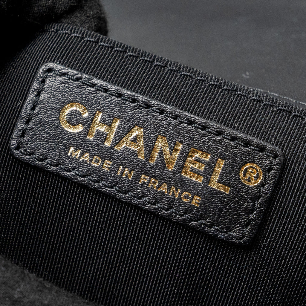 Chanel medium boy bag smooth calfskin black