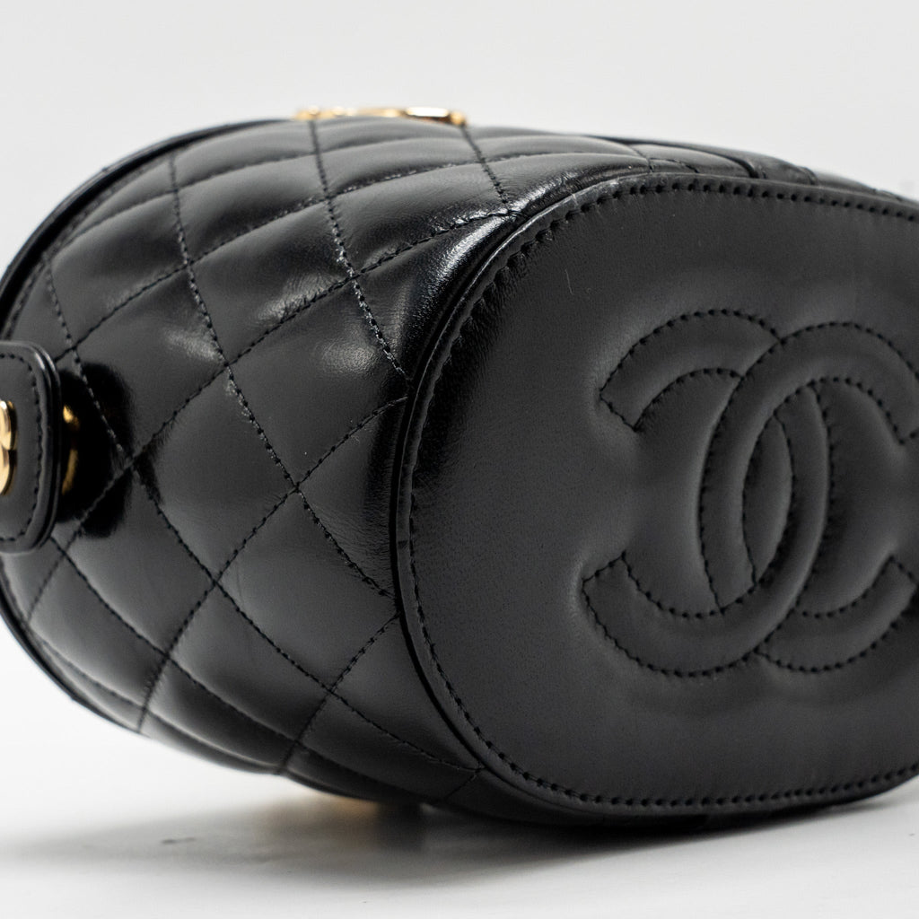 Chanel picnic vanity lambskin black  (microchip)