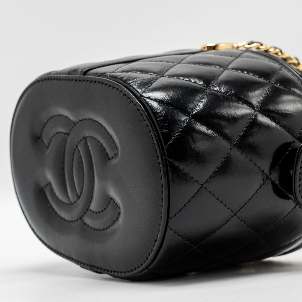Chanel picnic vanity lambskin black  (microchip)