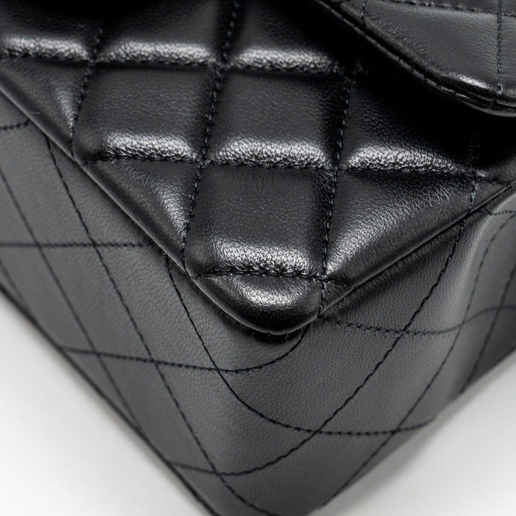 Chanel Mini Rectangular Flap Bag Lambskin Black L (microchip)