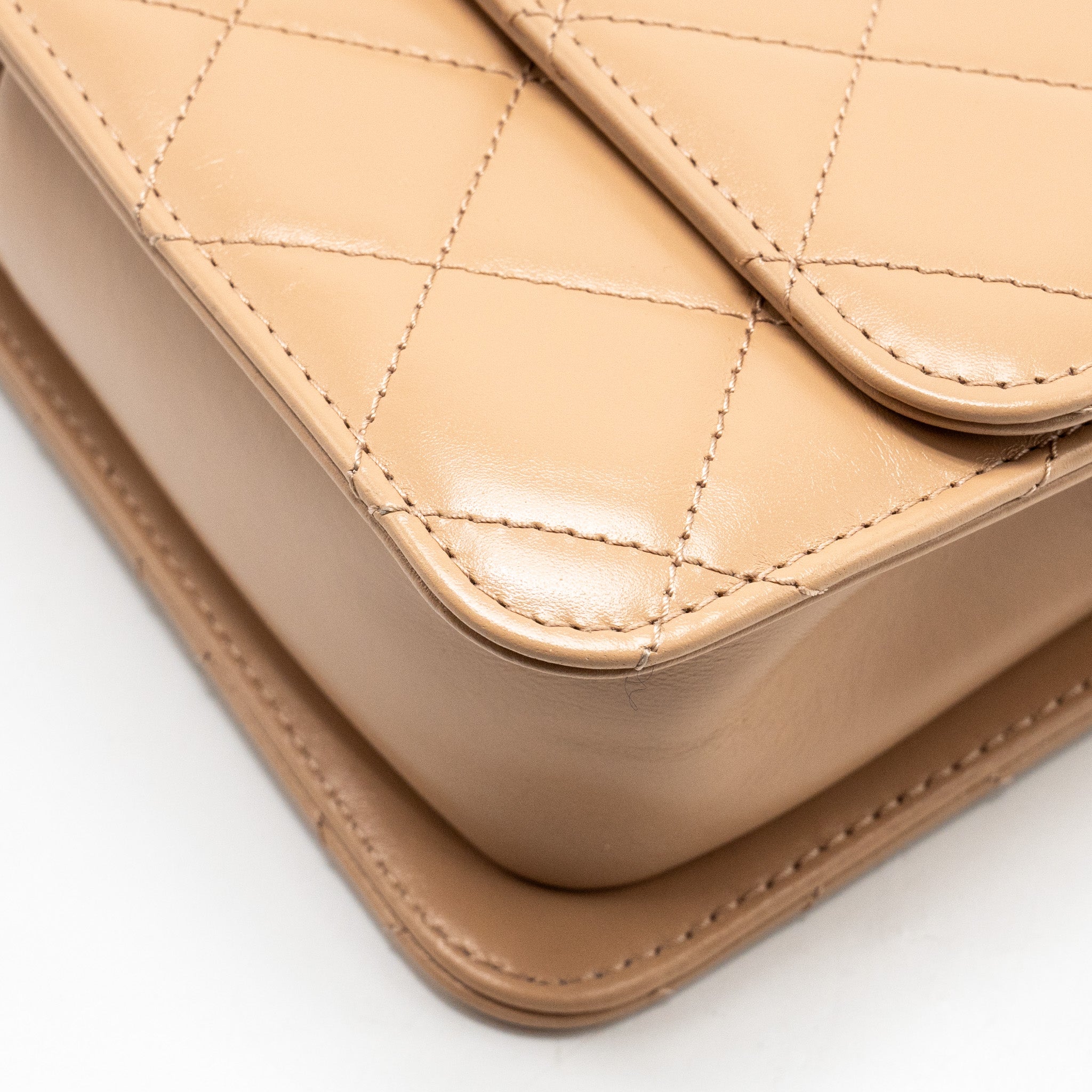 Chanel 21A Gold Crush Flap Bag Calfskin Beige  (Microchip)
